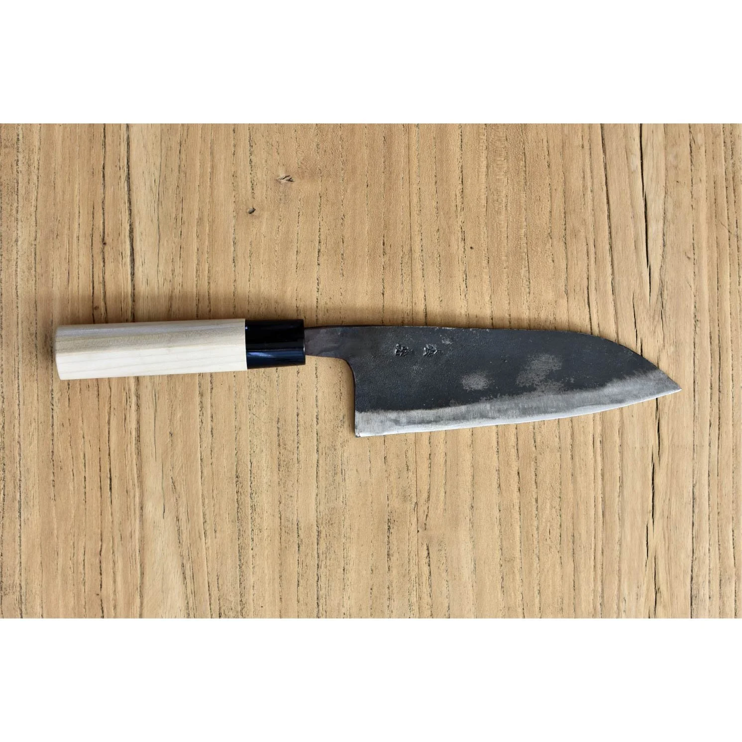 hocho_2b (1) square.jpg