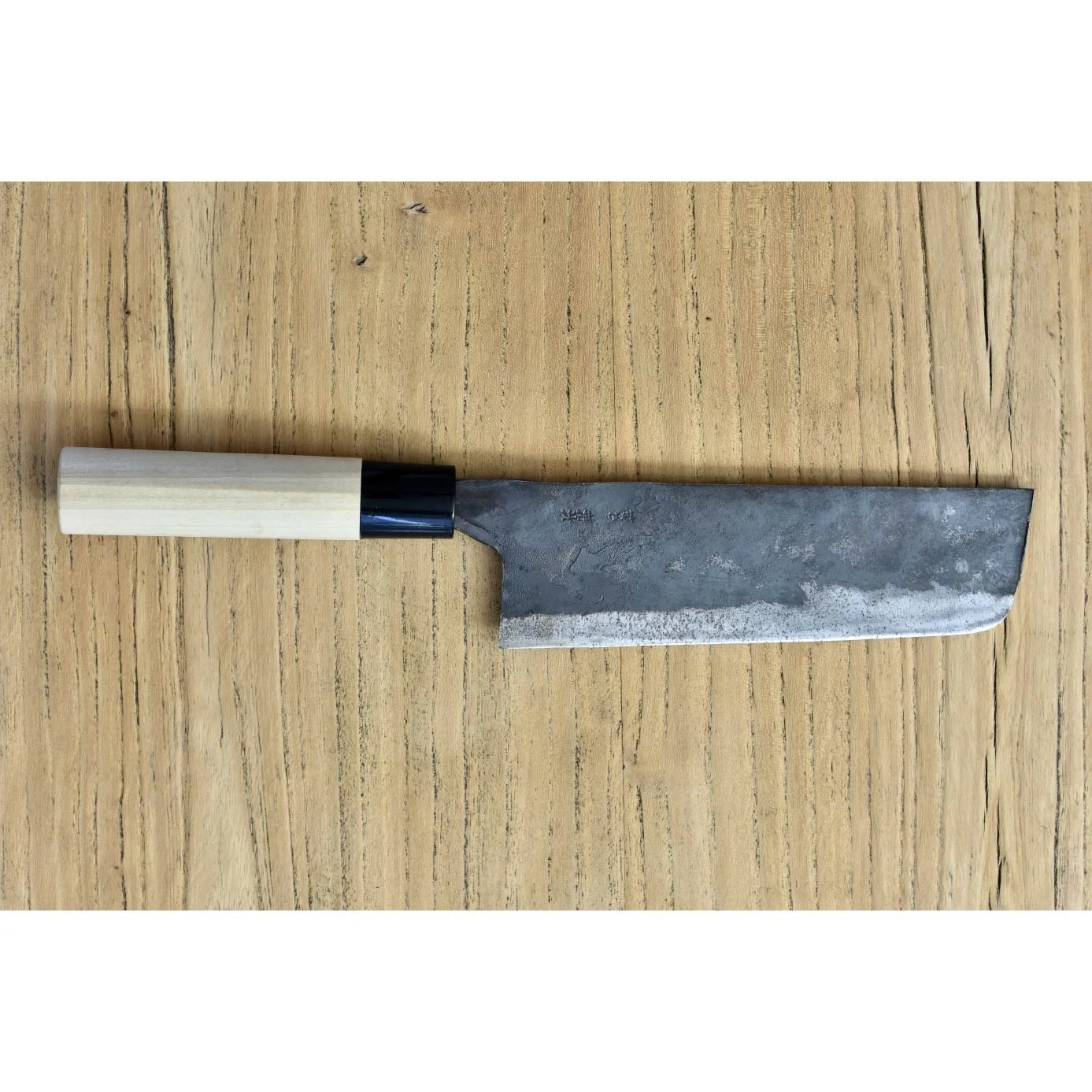 hocho_20a copysquare.jpg