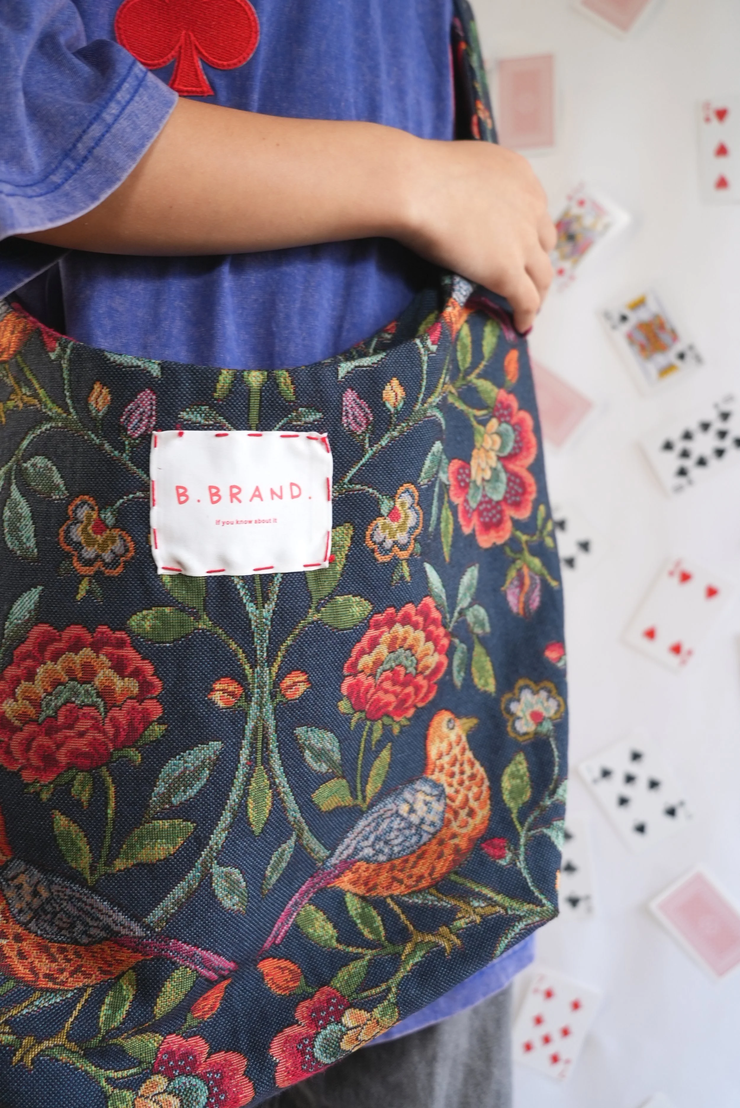 B.Brand Tote Bag Dark Blue Garden — three-quarter view: dark blue garden jacquard and silk lining