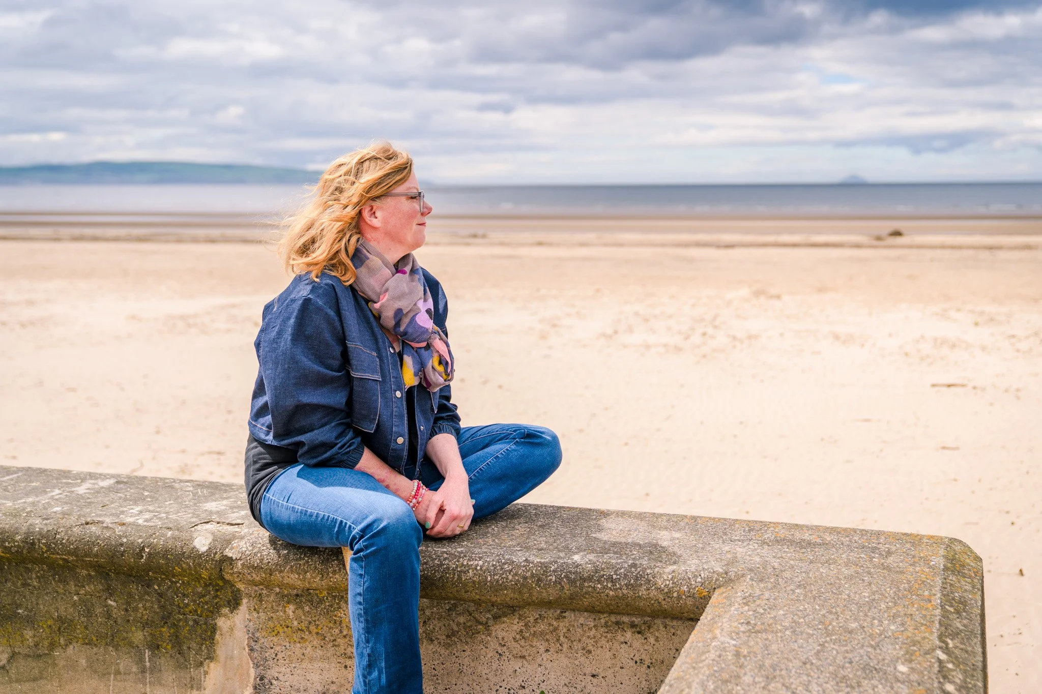 Tineke coastal headshot, maritime leadership coach and team workplace collaboration specialist