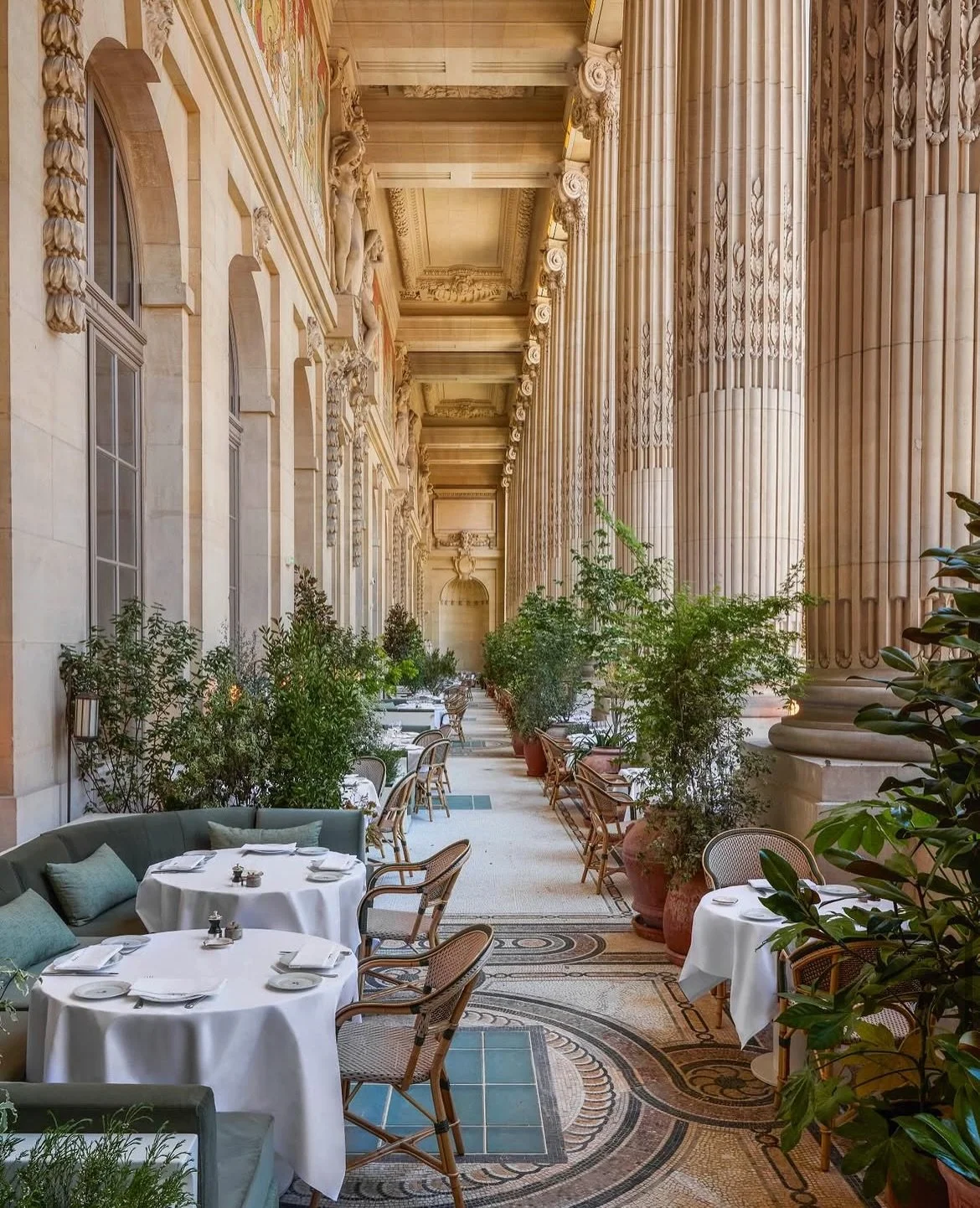 Another breathtaking project by Joseph Dirand 😍😍😍

@legrandcafe.paris 

Photography by @matthieusalvaing