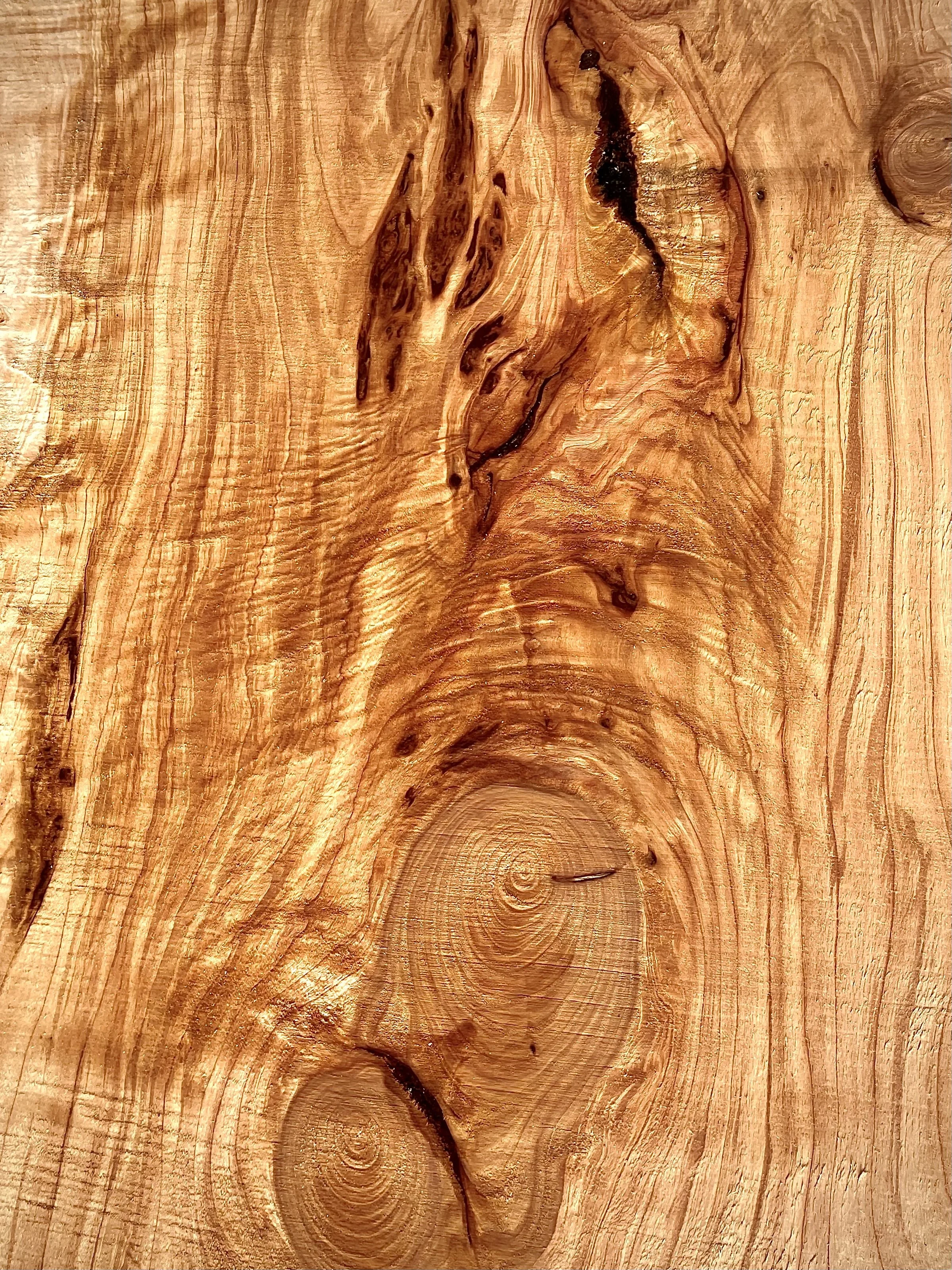 The beautiful fiddleback grain is a great feature in these character, flitch / slabs