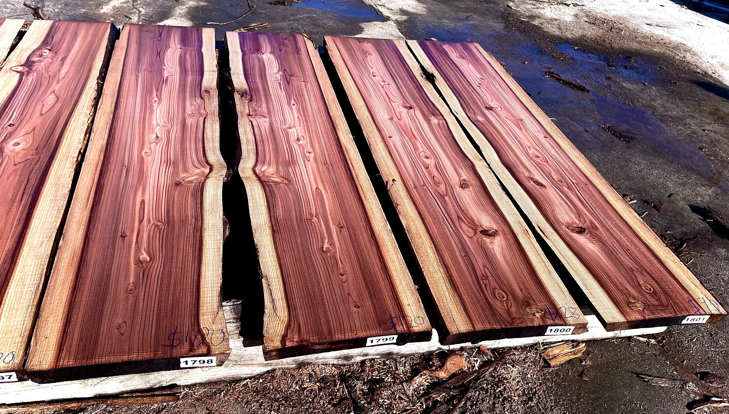 New Zealand Redwood, live edge flitch / slabs
2.25m long
40 to 50 cm wide
50 mm thick
Fresh cut from a fairly dry log.
Prices are on the pieces.
Pick up from
7B, Cargill Place,
Richmond 7020.