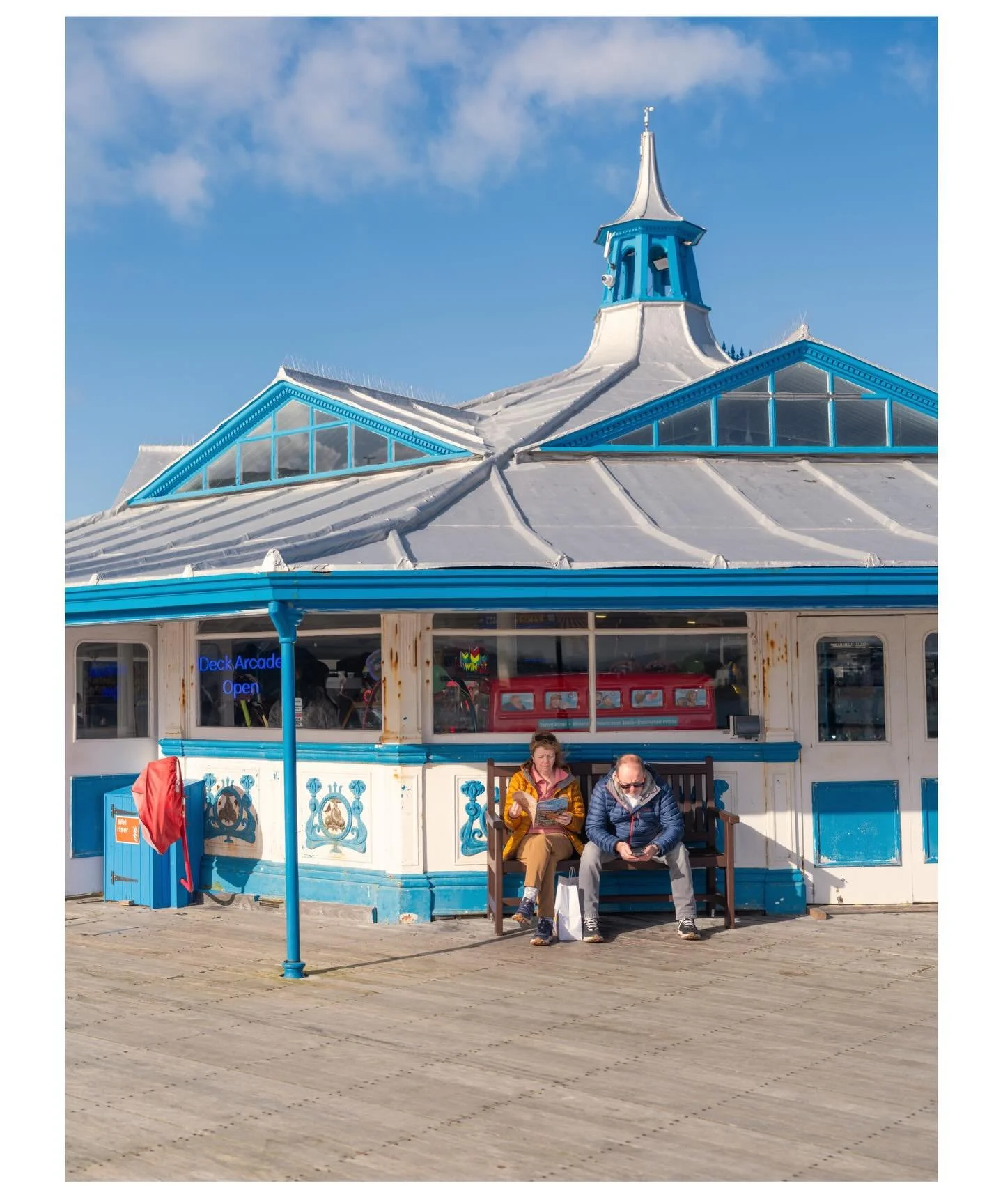 Llandudno, Wales 🏴󠁧󠁢󠁷󠁬󠁳󠁿. 

It&rsquo;s been awhile since I&rsquo;ve stopped in Llandudno for the day, it was a good time to reflect on how much has changed since I was last here and how much llan has changed too. Here&rsquo;s to more sunny day