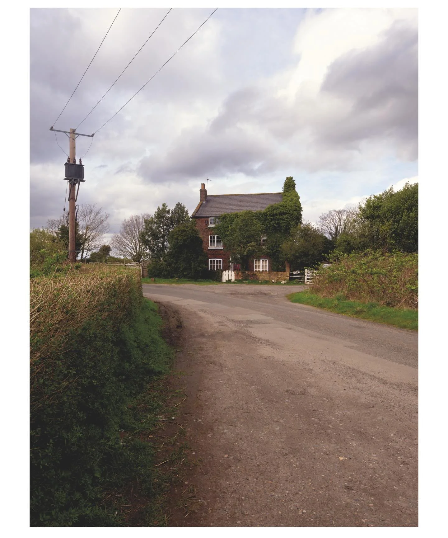 A certain day in Liverpool. 4.4.26 

A while since I&rsquo;ve actually trekked the banks of Oglet shore, last time I walked these paths were at the beginning of my photography journey, days spent gathering photos with @m3rr177, yesterday was spent wi