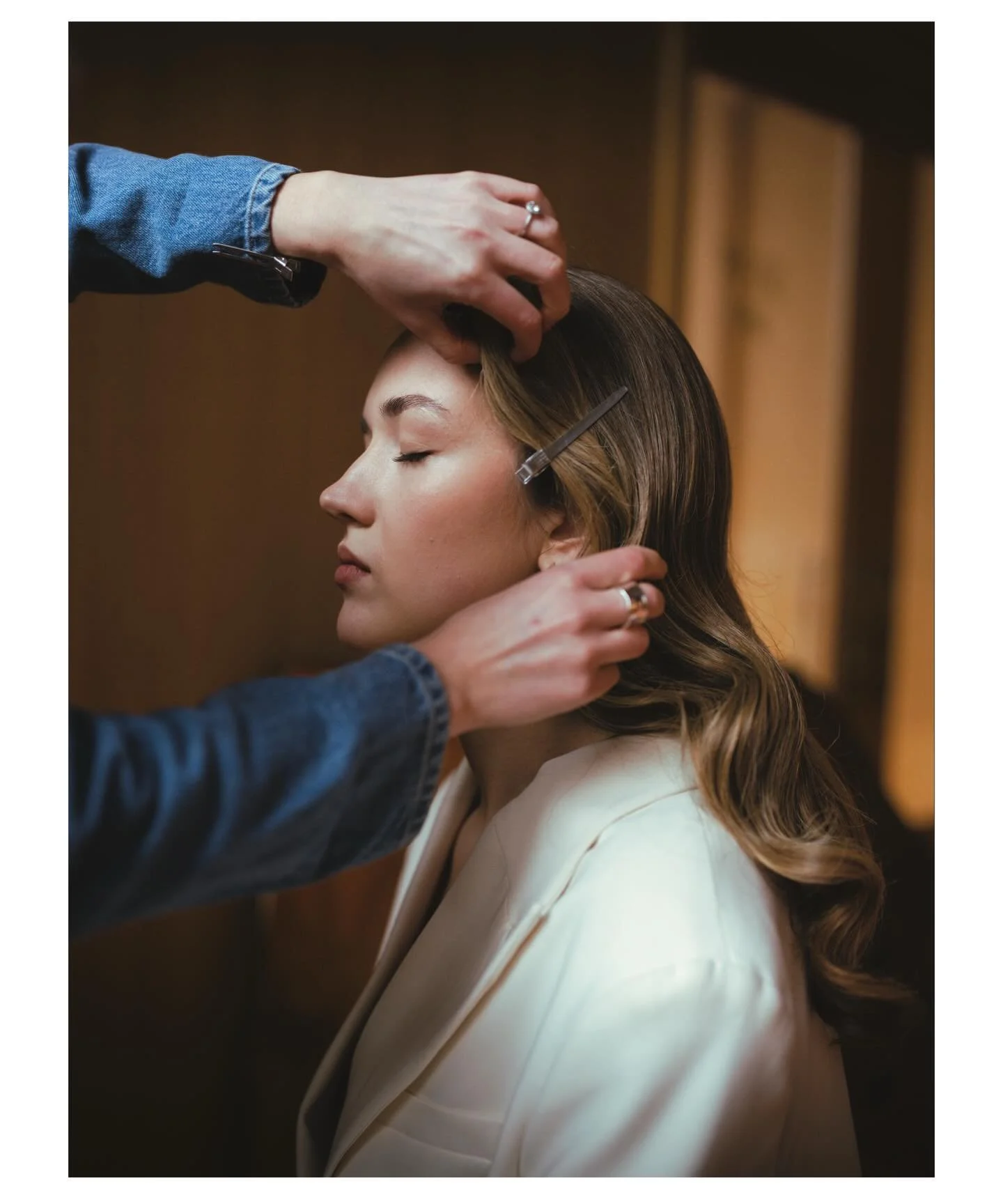 Got to collaborate with the incredibly talented @amyrussellhair on a series of photos of process and pose. 

Clients/models @uliia.h @anniecorke @miadockertyy @katie_barker1 

Location @sisterray.bar