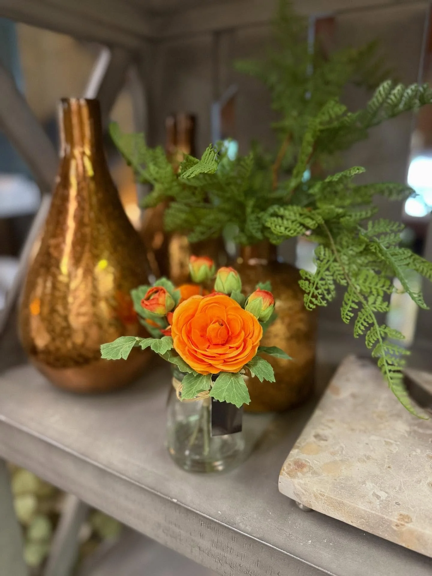 TGIF! Come shop for autumnal inspiration at Casual Marketplace! Add new accessories to your decor that mimic the amazing color palette outside of your door 🍁🍂
.
.
.
#shoplocal #shopsmall #shopDE #interiordesign #outdoorfurniture #visitwilm