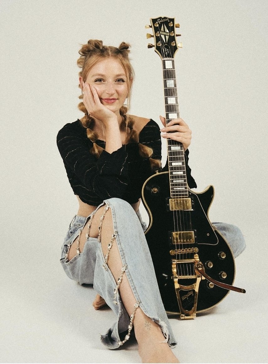 LIVE MUSIC Sunapee Caylin Costello 3/21 5:30pm - 8:30pM