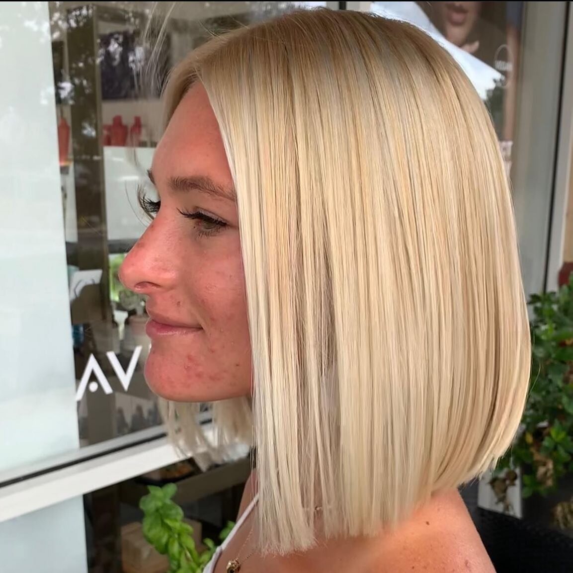 #throwback to this beautiful blonde bob by @carrie.bhavasalon 🤍💛

🌟call 727) 261-6098 to book!

#bhavasalon #bhavababe #avedaflorida #aveda #avedaartist #avedastylist #avedasalon #tampabaybuccaneers #tampabaybucs #tampabayrays #tampabaylightning #