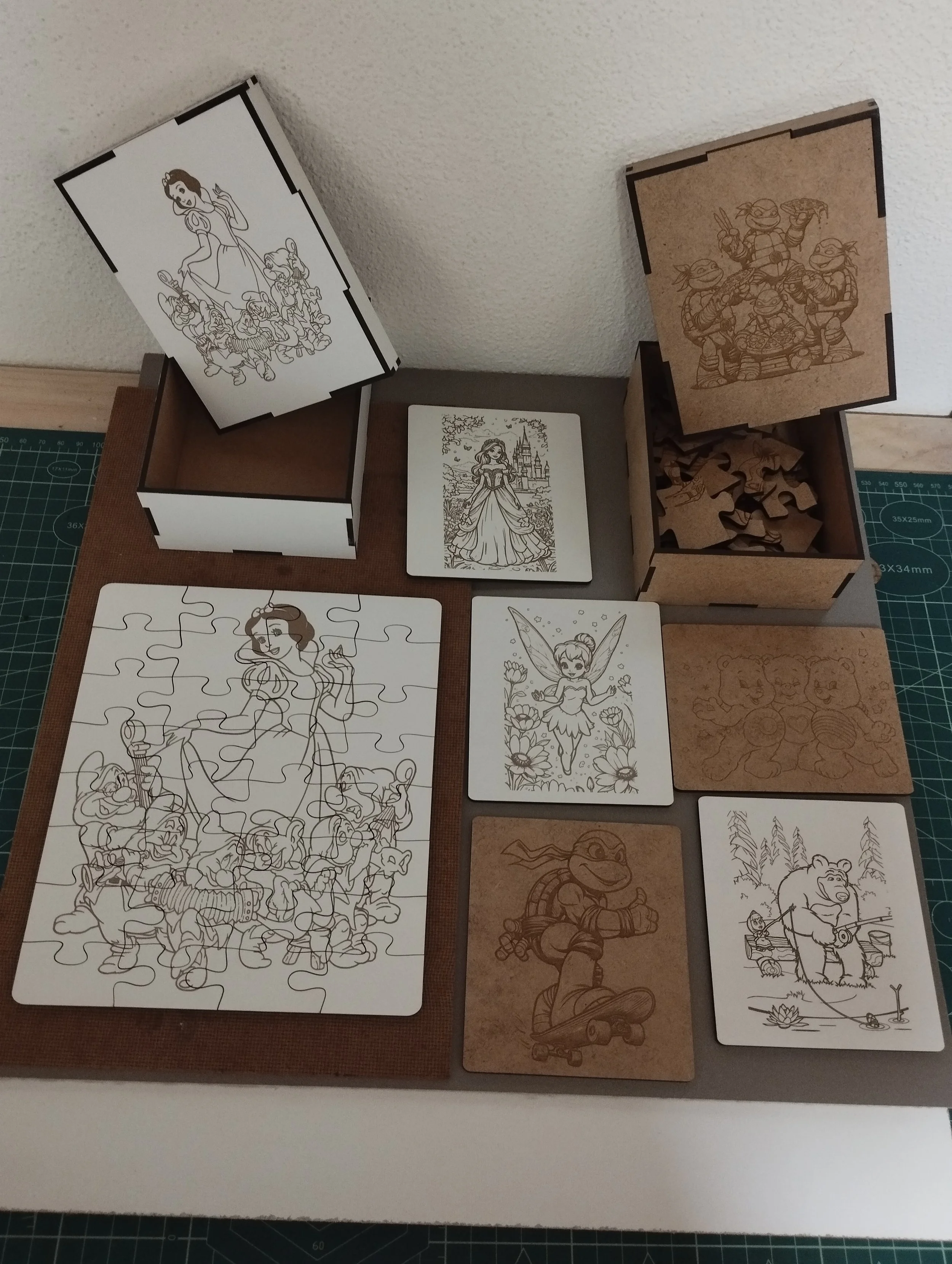 499 Puzzles com caixa 