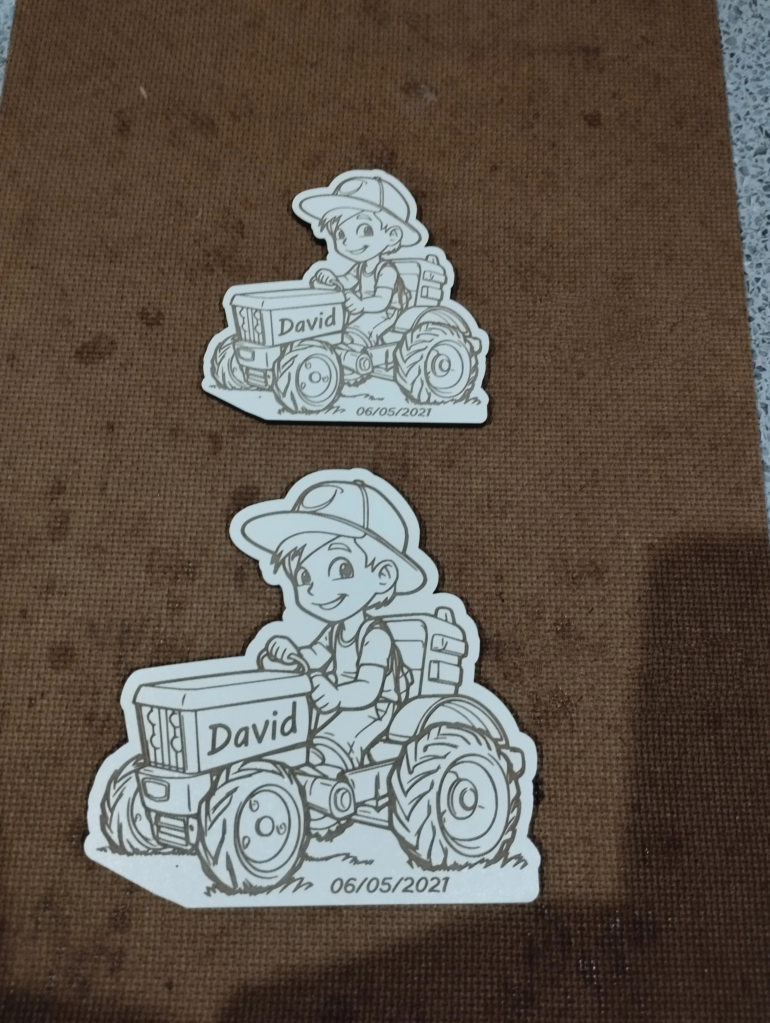 500 Lemb. para Aniversários - pequeno 8*A8cm / grande 10*A10cm