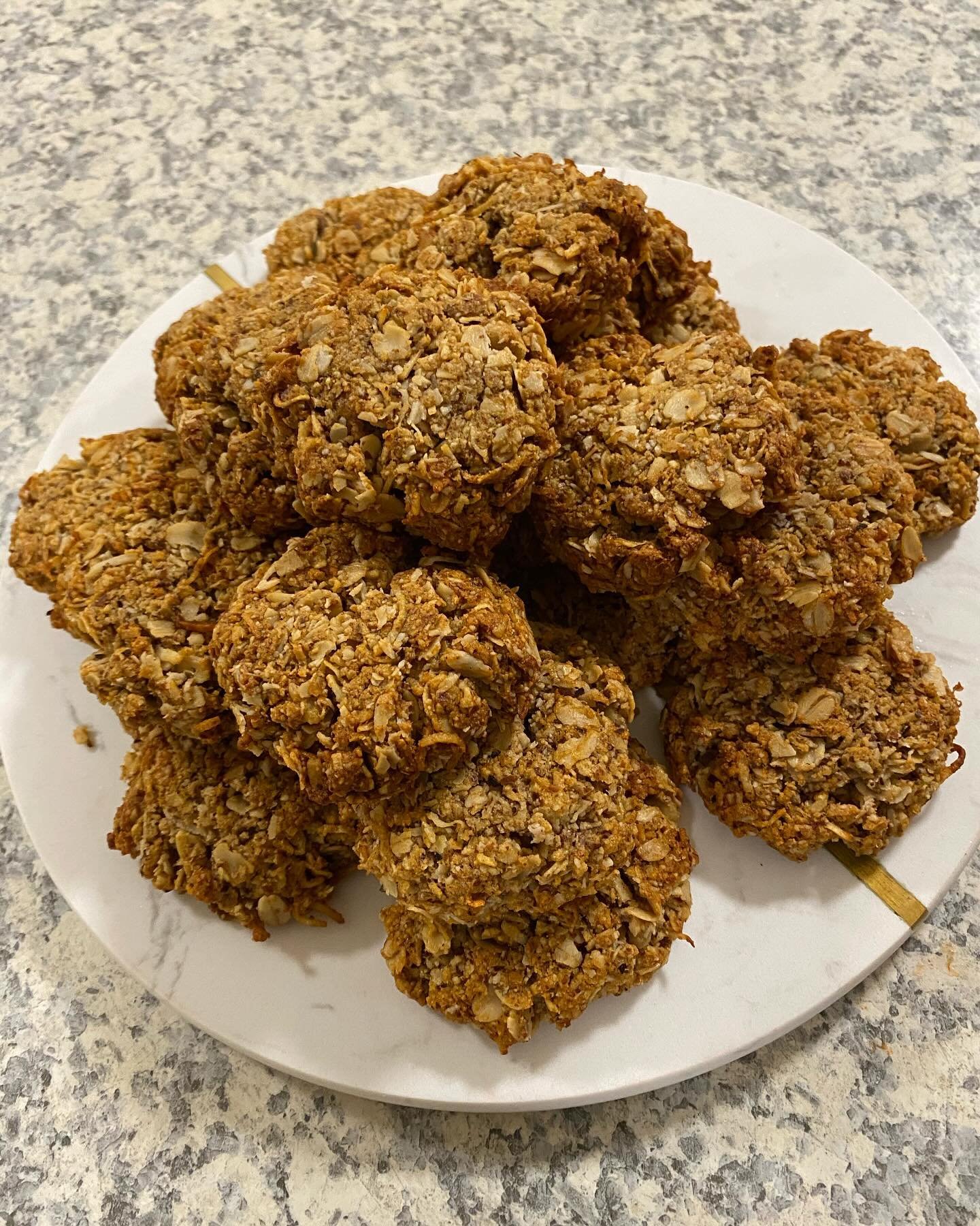 Healthy Anzac Cookies 

I have been baking this recipe from @burtonhealth every year for Anzac Day. 
These are the perfectly chewy and healthy cookies and the whole family will enjoy them! 
Do you have a favourite Anzac cookie recipe that you make ev