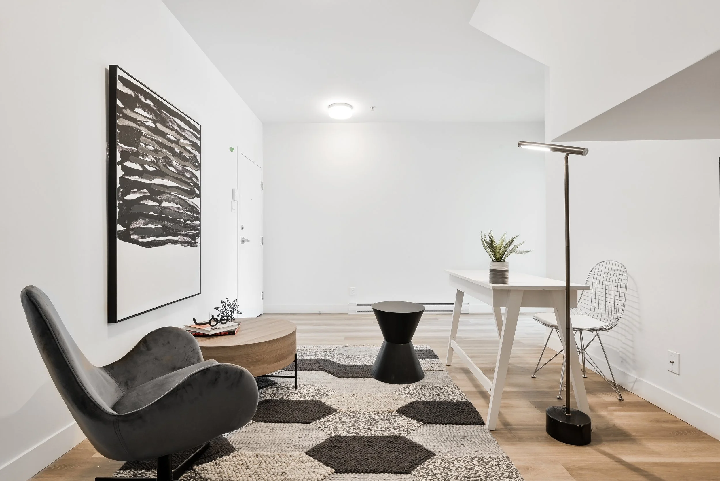 857 Léo-Lacombe ap.107 Laval-2.JPG