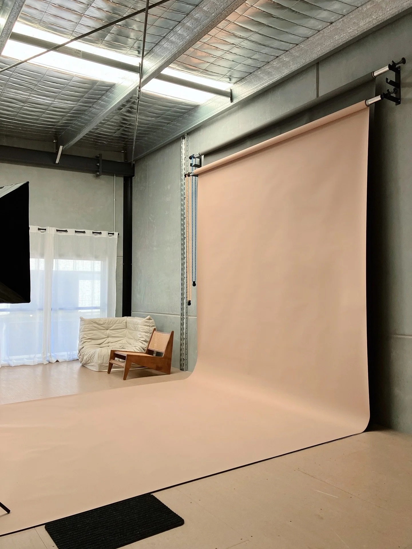 Some fun things to enjoy at the studio + a brand new white sheet on its way. 📸