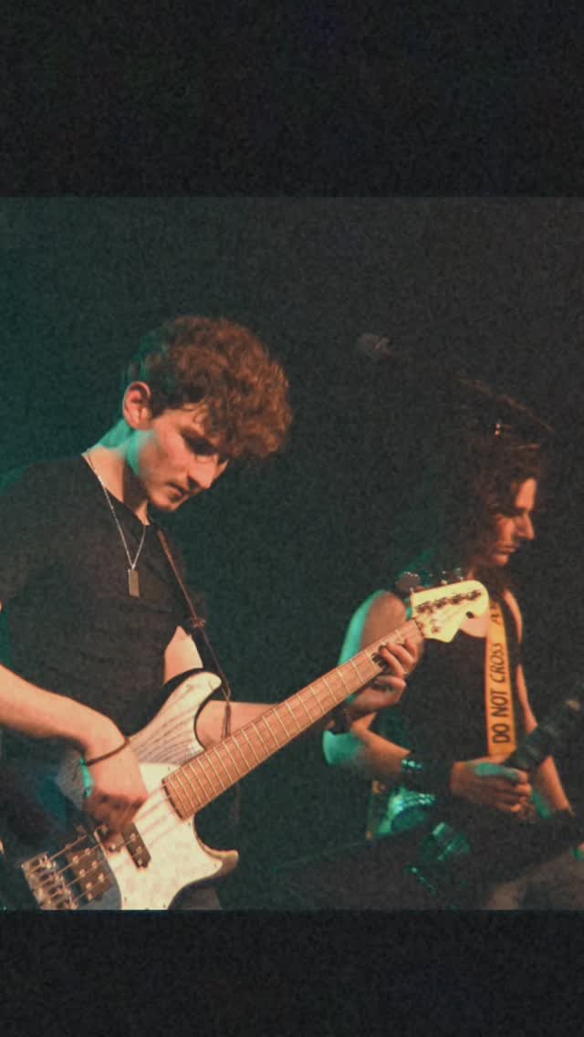 FLASHBACK - WHAT IT TAKES À LA CAMILLIENNE 31/05/24
___________
_______________
#fanbase
#soldout
#boyband
#livemusic
#stonerrock
#rock
#musiciensdeparis
#parisnightlife
#concerts
#concertsparis