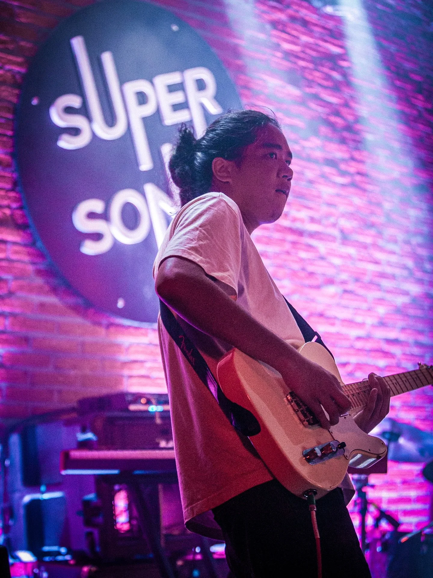 Encore perdus dans nos souvenirs du @supersonicclub le 19 août
📸: @ko.kok.pro
_______________
#supersonic
#stonerrock
#bandphotos
#photography
#rock
#parisnightlife
#fanbase
#soldout
#parisconcert