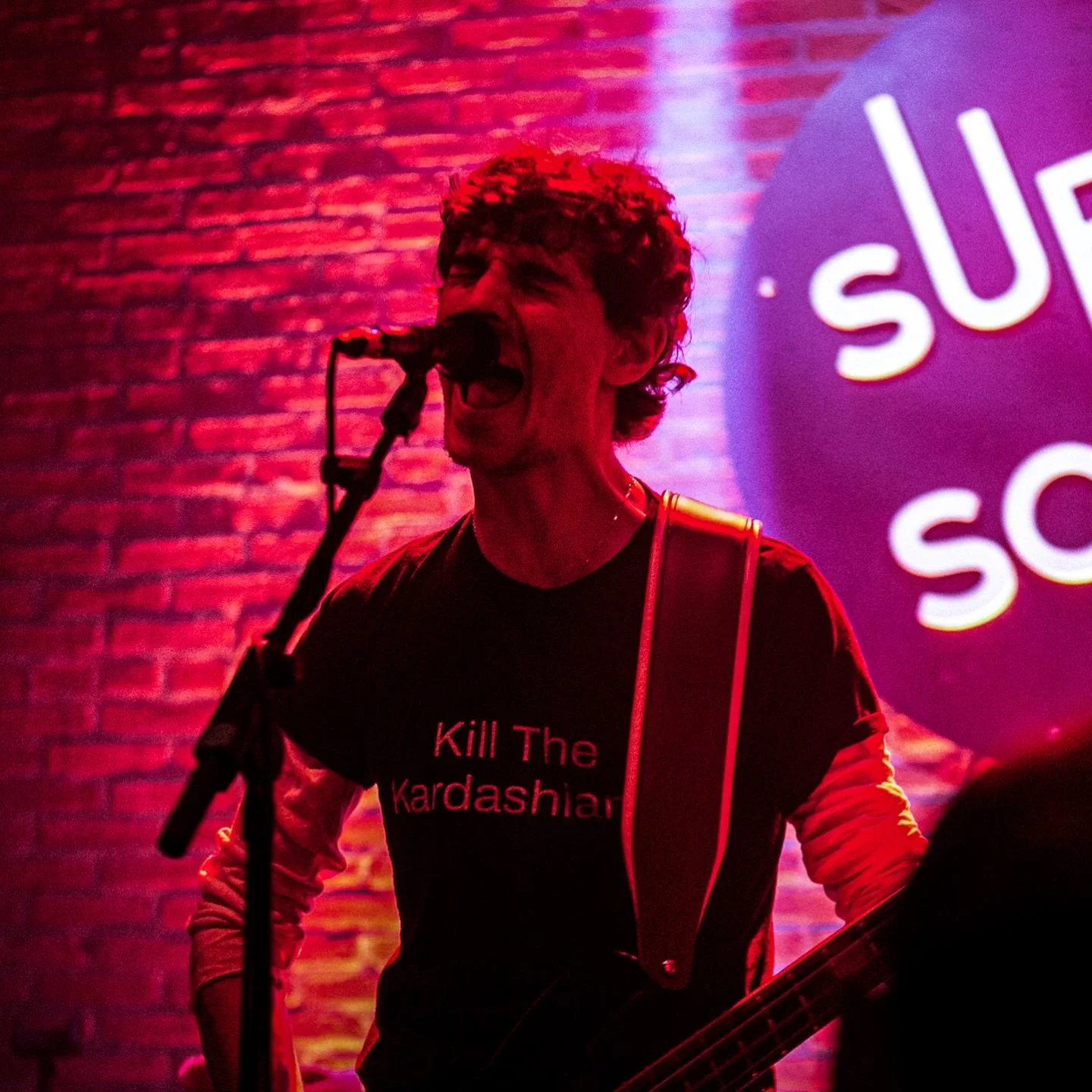 The boys in red🔴🔴

KW: BAND, PHOTOGRAPHER, ROCK, STONER, SUPERSONIC, PARIS, GROUPE, ALTERNATIF, 

📸: @ko.kok.pro 
#supersonic
#bandphotographer 
#concert