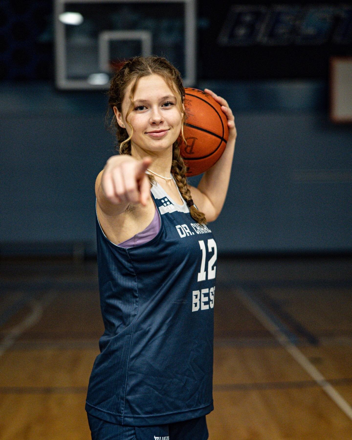CBSS SR. GIRLS BASKETBALL MEDIA DAY!! 

Thank you @charlesbestscho // @charlesbestathletics for having us!! 

#sportsmedia  #adobe #vancouver #contentcreator #sportsmediaday #mediaday #sportsphotographer #sportsphotography #sportsgraphicdesign #sport