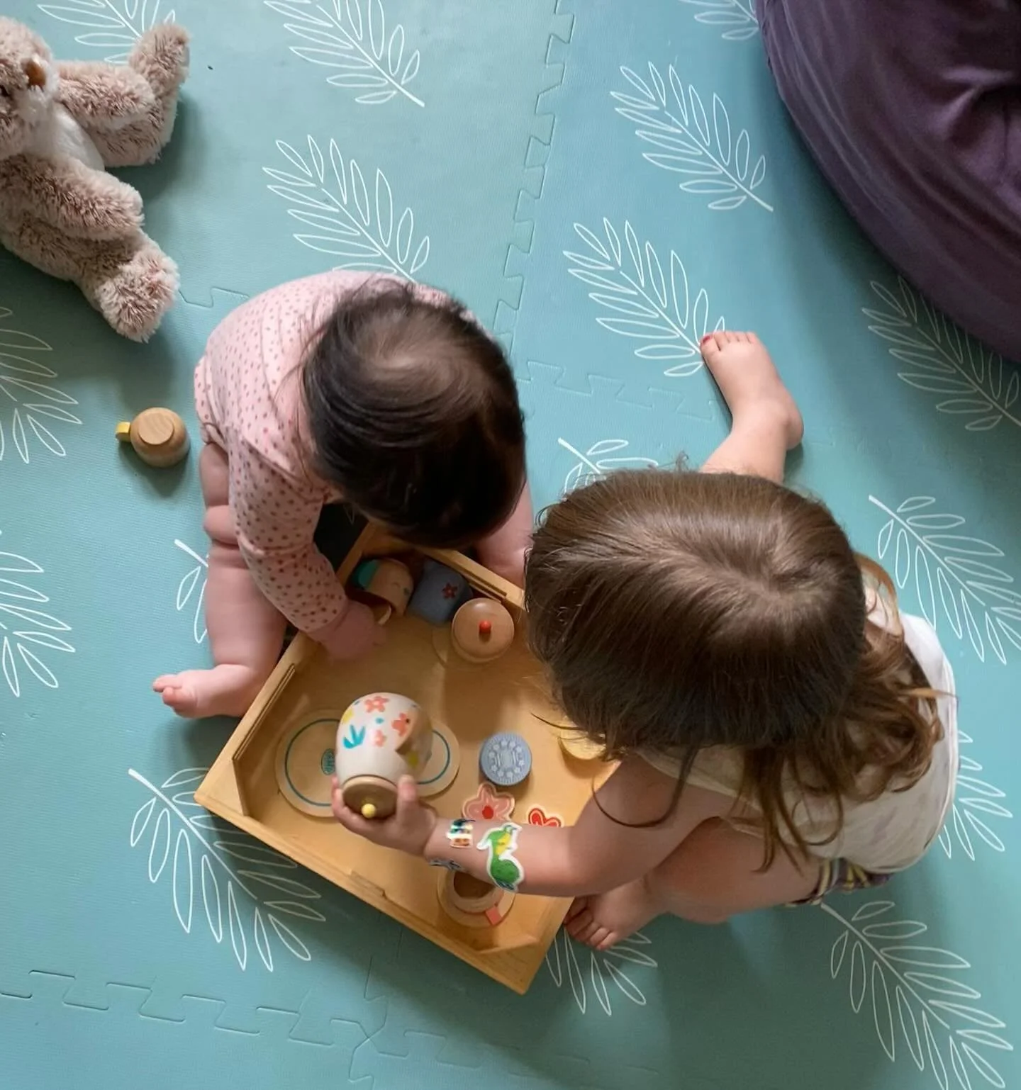 POV: Raising 2 kids, keeping my biz afloat and continuing to search for the ever elusive &ldquo;balance&rdquo;.

On any given day you can find me nursing my baby 7-8x and then deciding whether nap times will be used for work, cleaning the house, work