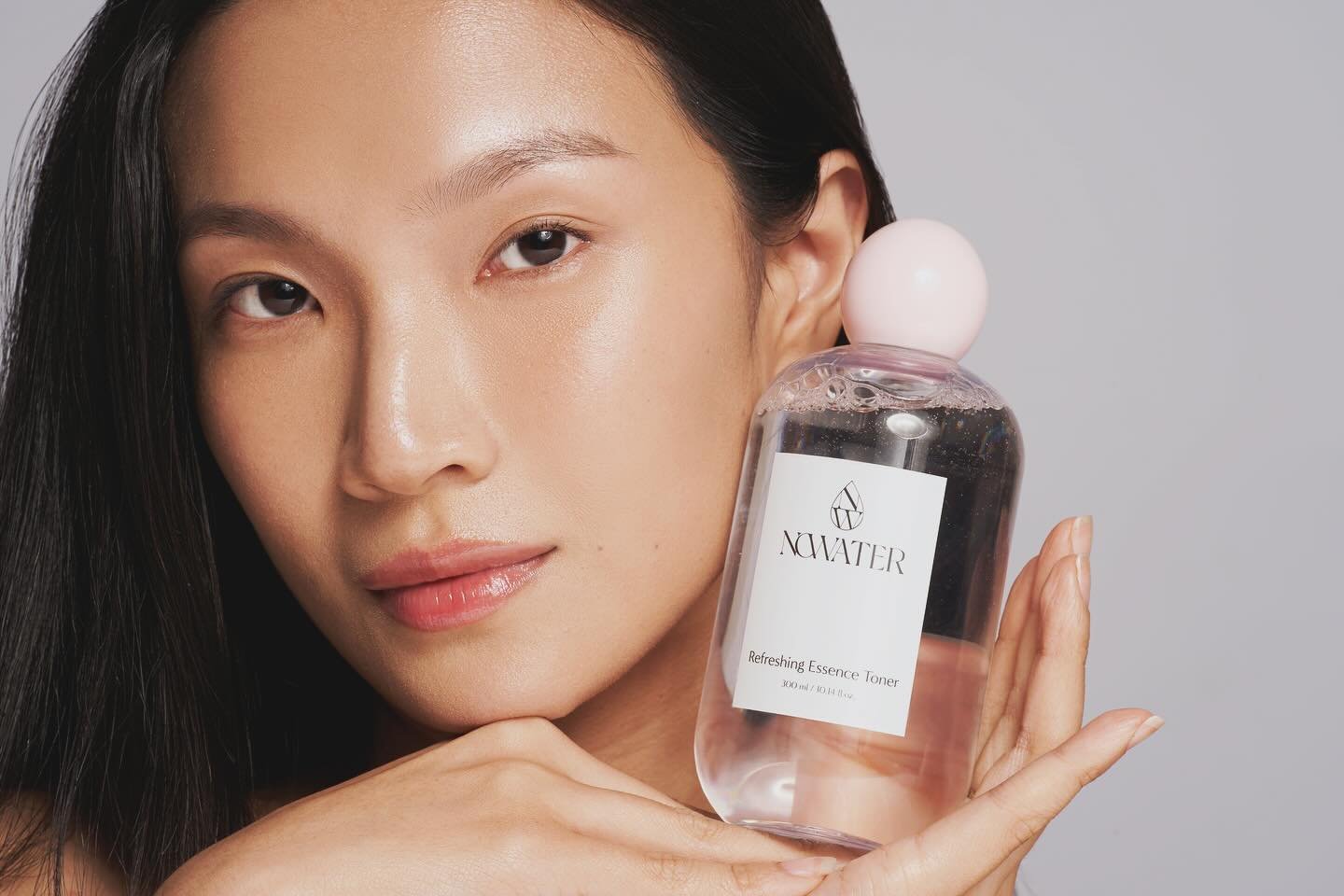 -Shooting with such a distinguished brand 노워터 (NoWater) was absolutely a dream come true!! Their products are absolutely one of a kind and it was such a pleasure to work with them! Check the link below for skincare selections!!
@nowater_official 🛍️ 