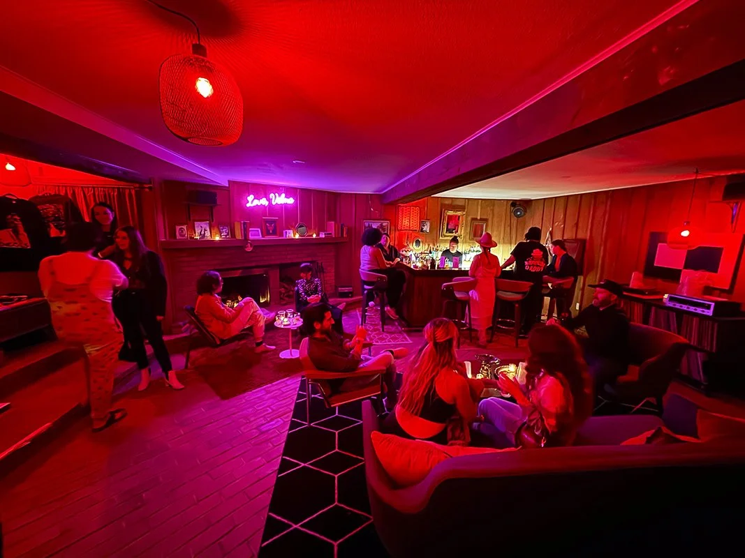 Lover’s lounge