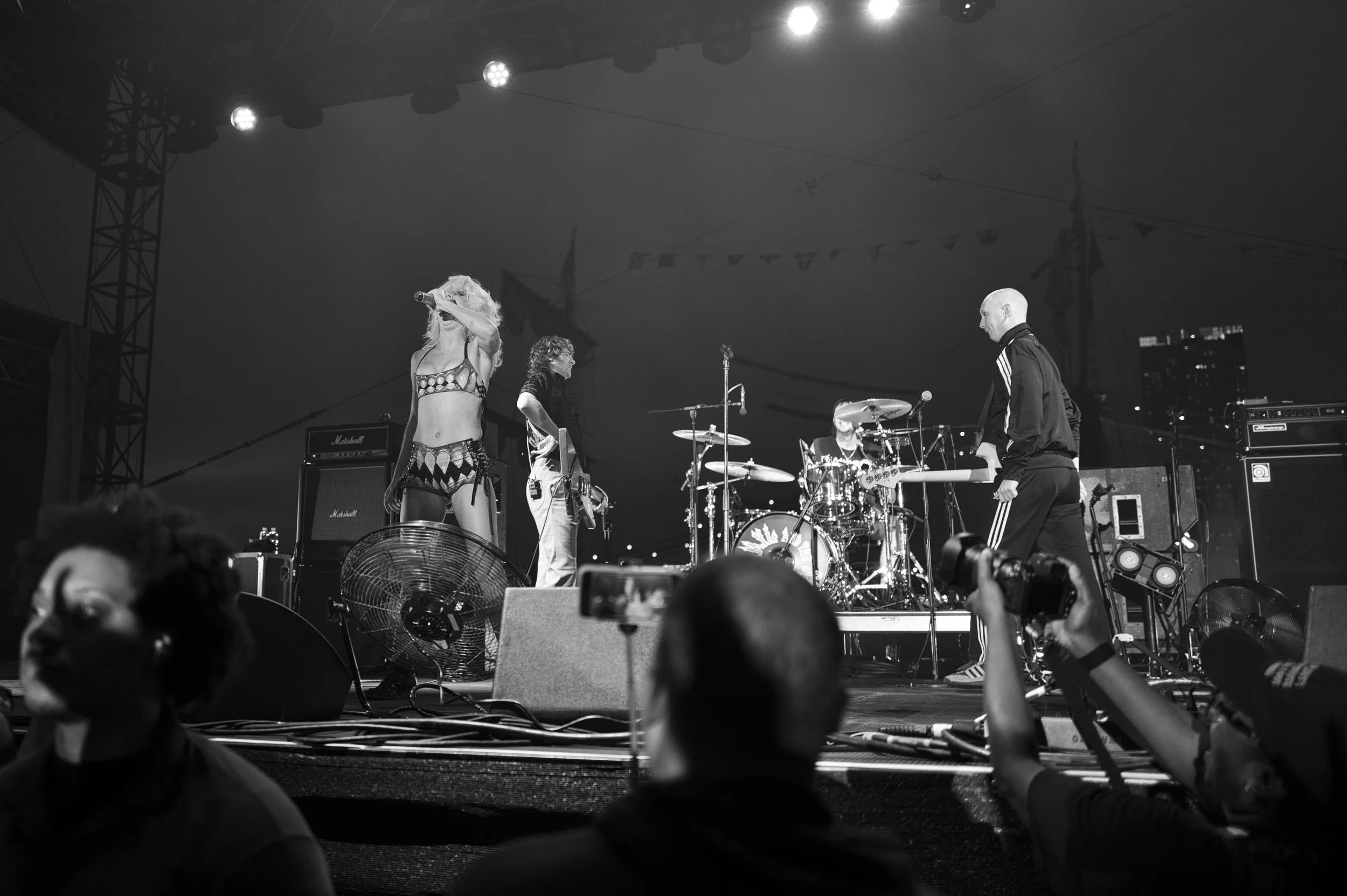 Amyl&Sniffers WEB--25.JPG