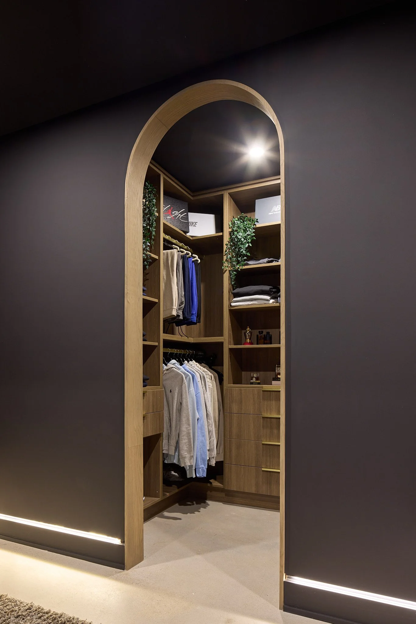 Bedroom_2T4A2436_HDR.jpg