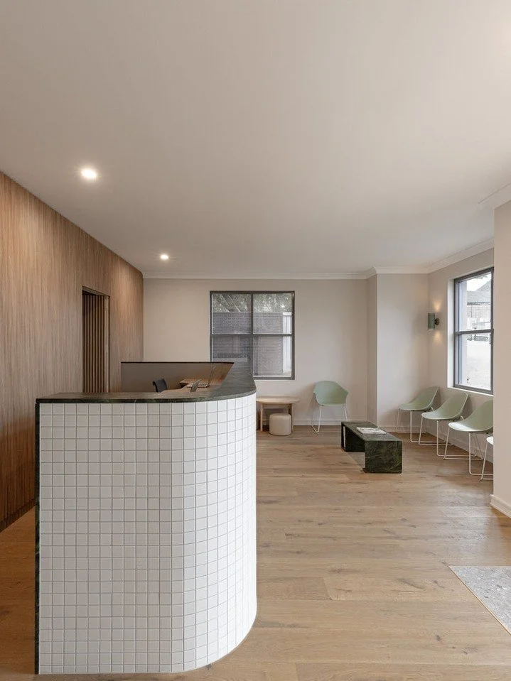 Textured layers, from natural stone to custom joinery, create an inviting waiting room.

Interior Design @moriandcurllstudio
Builder @forever_build
Joiner @urbanjoinery
Stone @unrivalled.stone
Flooring @great_southern_floors
Electrical @allpowerconne