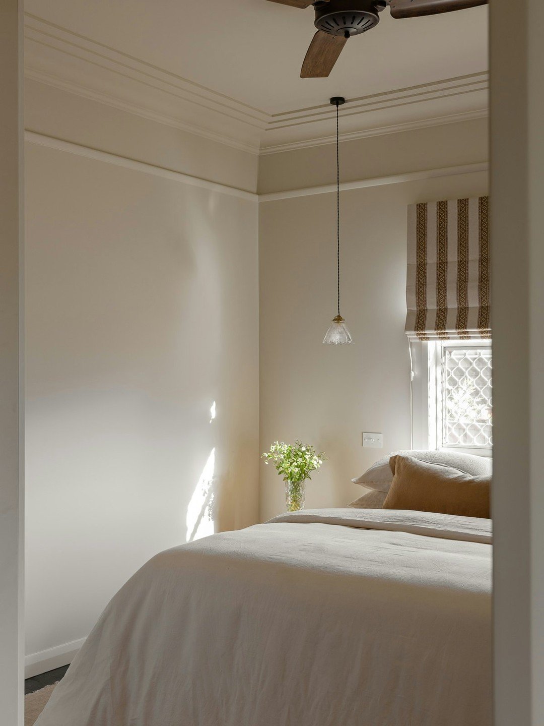 Every detail is a deliverate choice, creating a space of quiet sophistication.

Interior Design @moriandcurllstudio 
Builder @forever_build 
Photography @life.instill