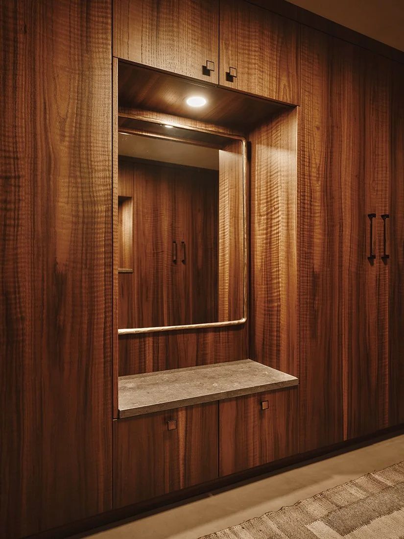 Entry.Mirror.jpg