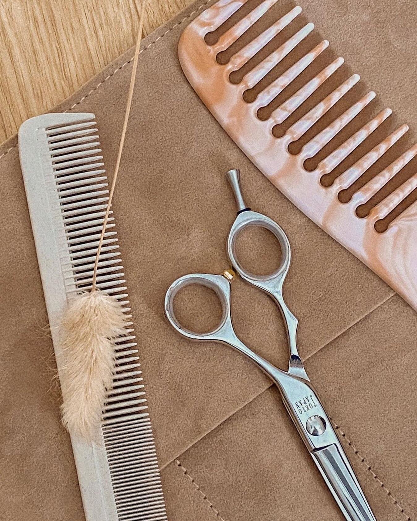 When it comes to hair stylists, Sosa Designs can be a game-changer for your business. We specialize in rebranding licensed beauty professionals' Instagrams, which can help you attract more clients and showcase your skills. With our expertise, we can 