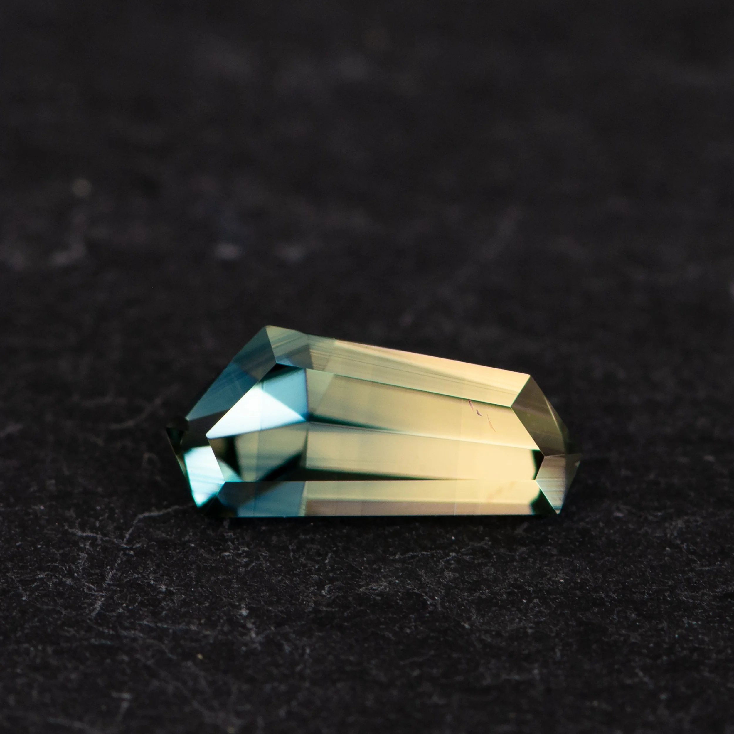 Bicolour Parti Sapphire | 1.055ct