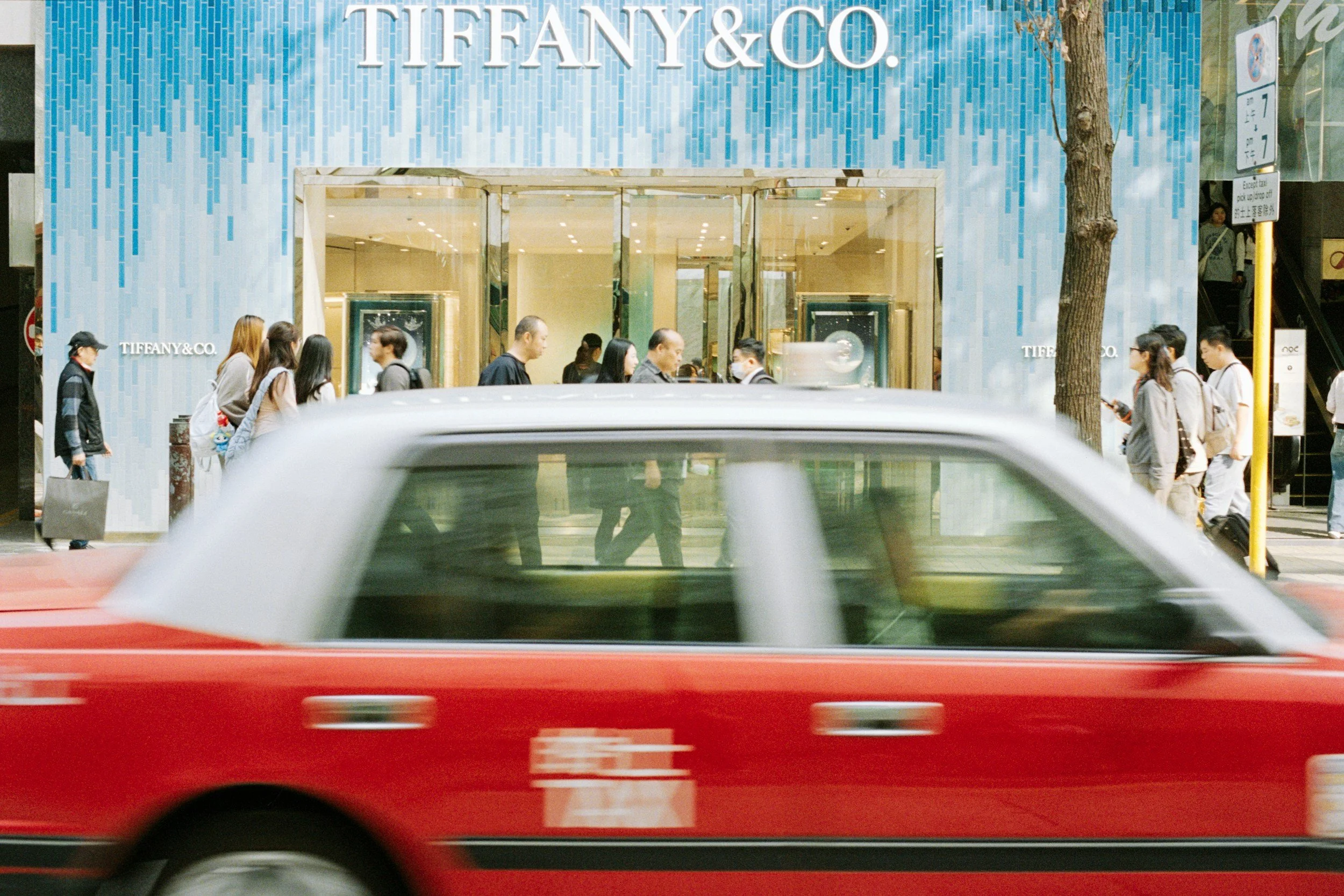 Adapting Your Company Strategy to the Changes in China’s Luxury Shopper Habits