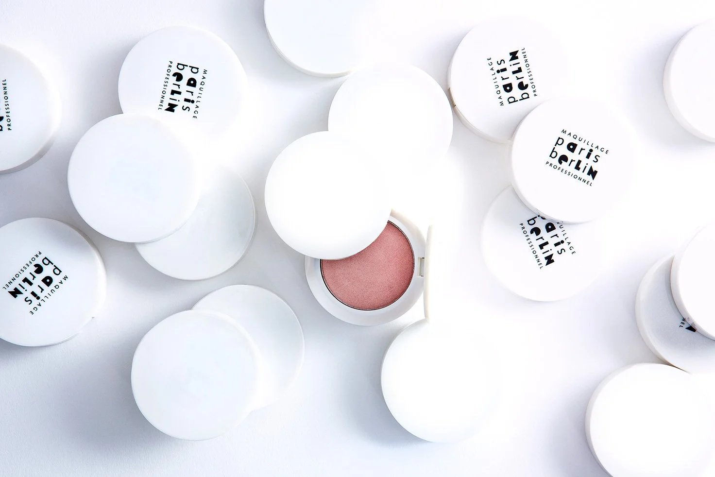 cosmetique-accessoire-fard-blush-teint-peau.jpg