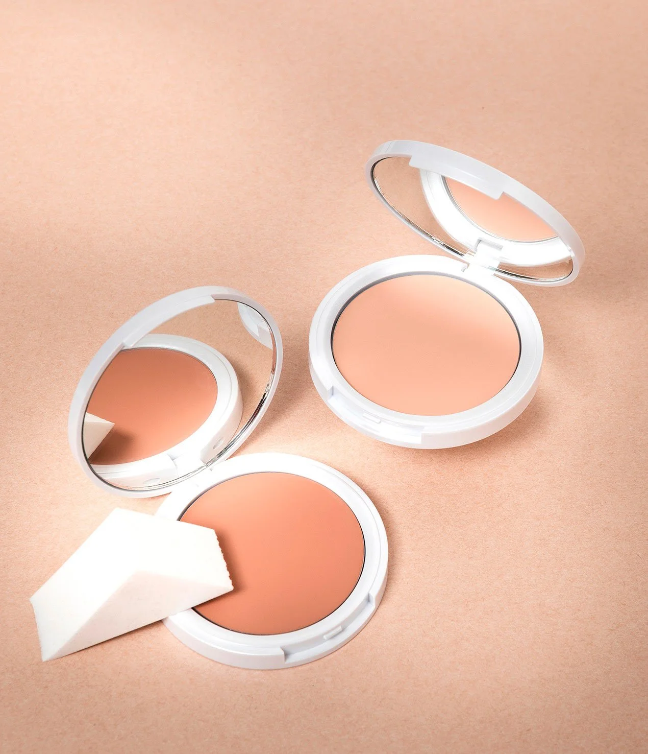 cosmetique-accessoire-poudre-poudrier-teint-peau.jpg