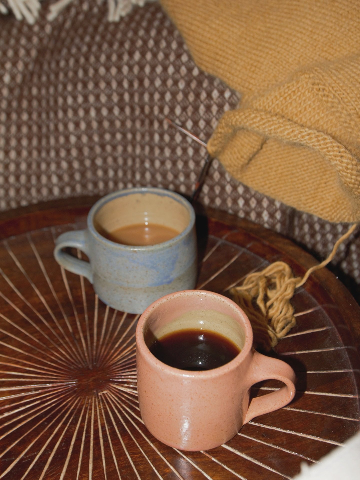 Morning mugs featuring a beauutiful jumper being made by Ellie