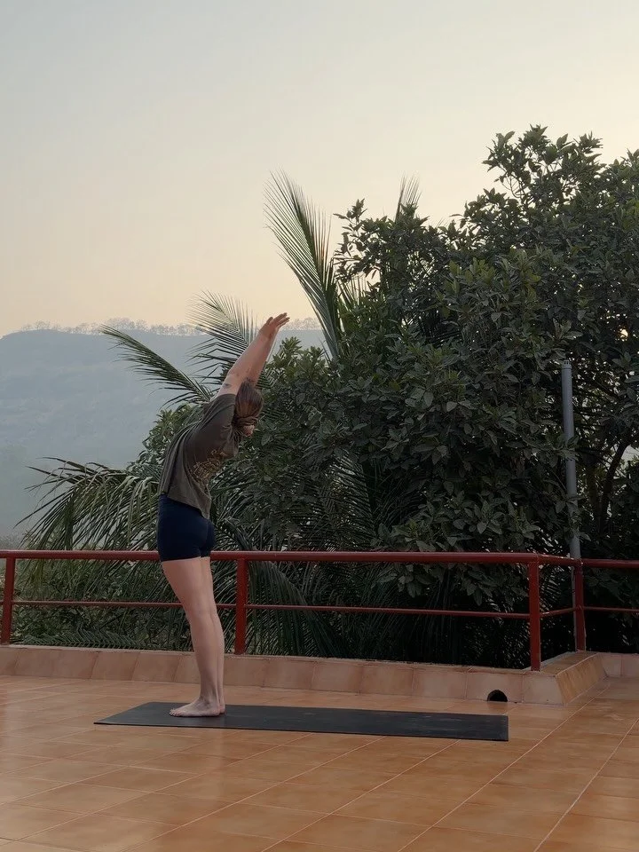 we&rsquo;re halfway through the @teachjivamukti training and I can&rsquo;t even put into words (or even thoughts) how much I&rsquo;ve learned in those past weeks and how many incredibly inspiring people I&rsquo;ve met and are able to learn from. 

so