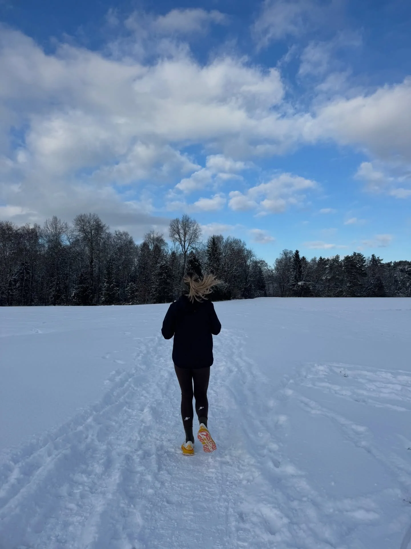 January was a mix of being extremely outdoorsy and sporty, and nerding behind the scenes (and screen) to prepare everything so that the studio keeps on running while I am in India for a month. 

And in-between all that my best friend visited from Ams