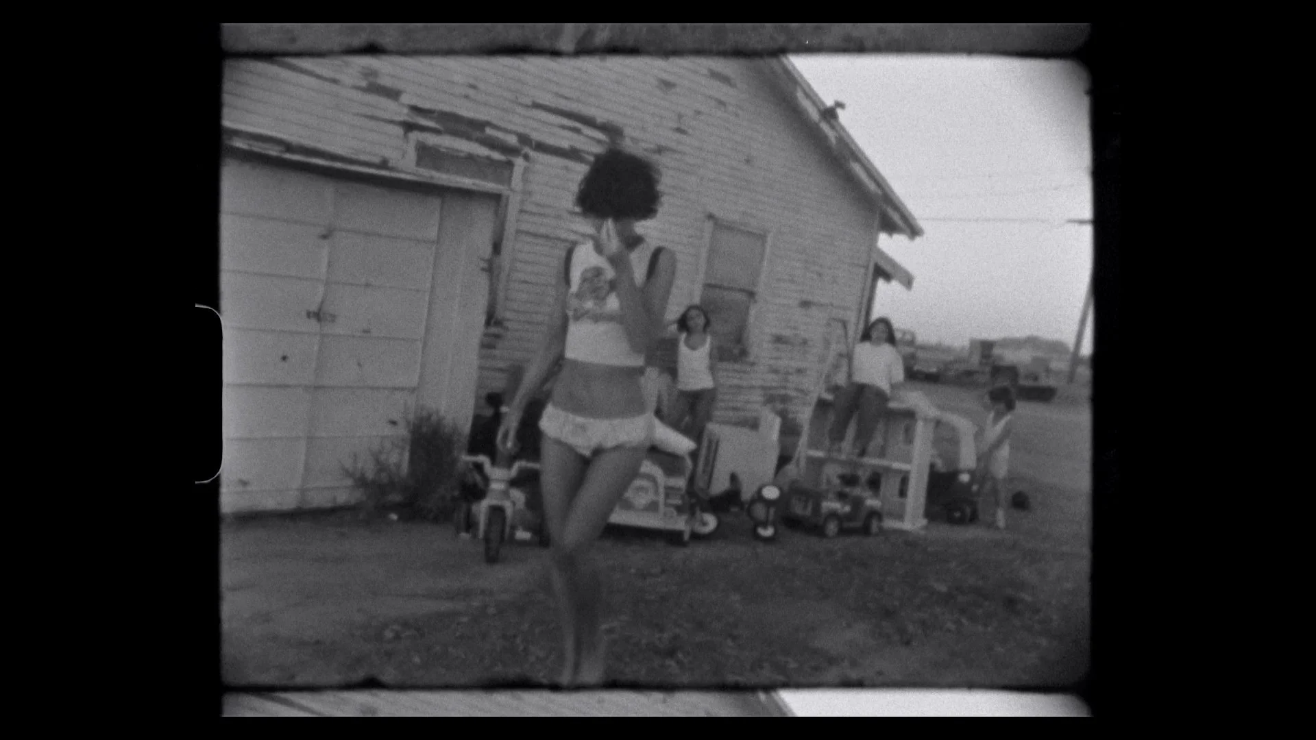 nadia_lee_cohen_scarlett_carlos_clarke