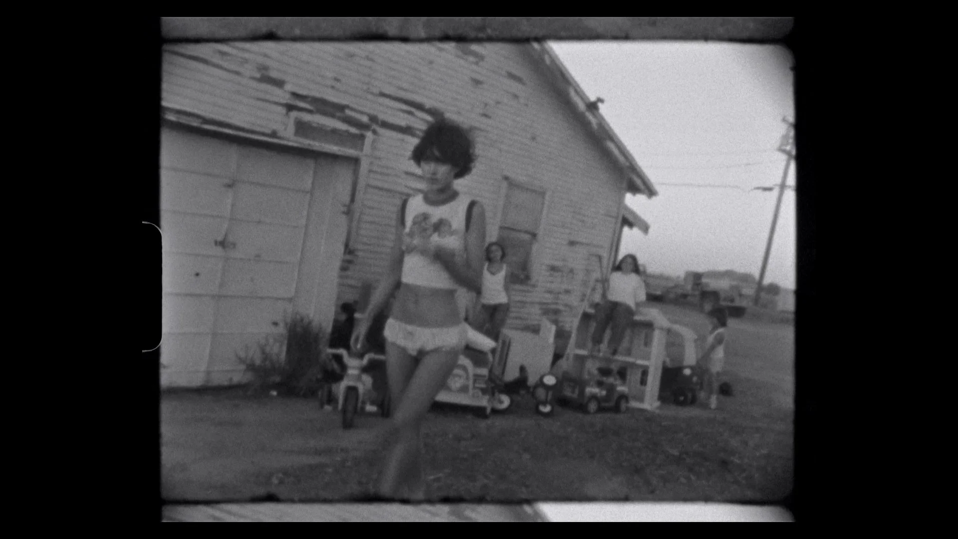 nadia_lee_cohen_scarlett_carlos_clarke