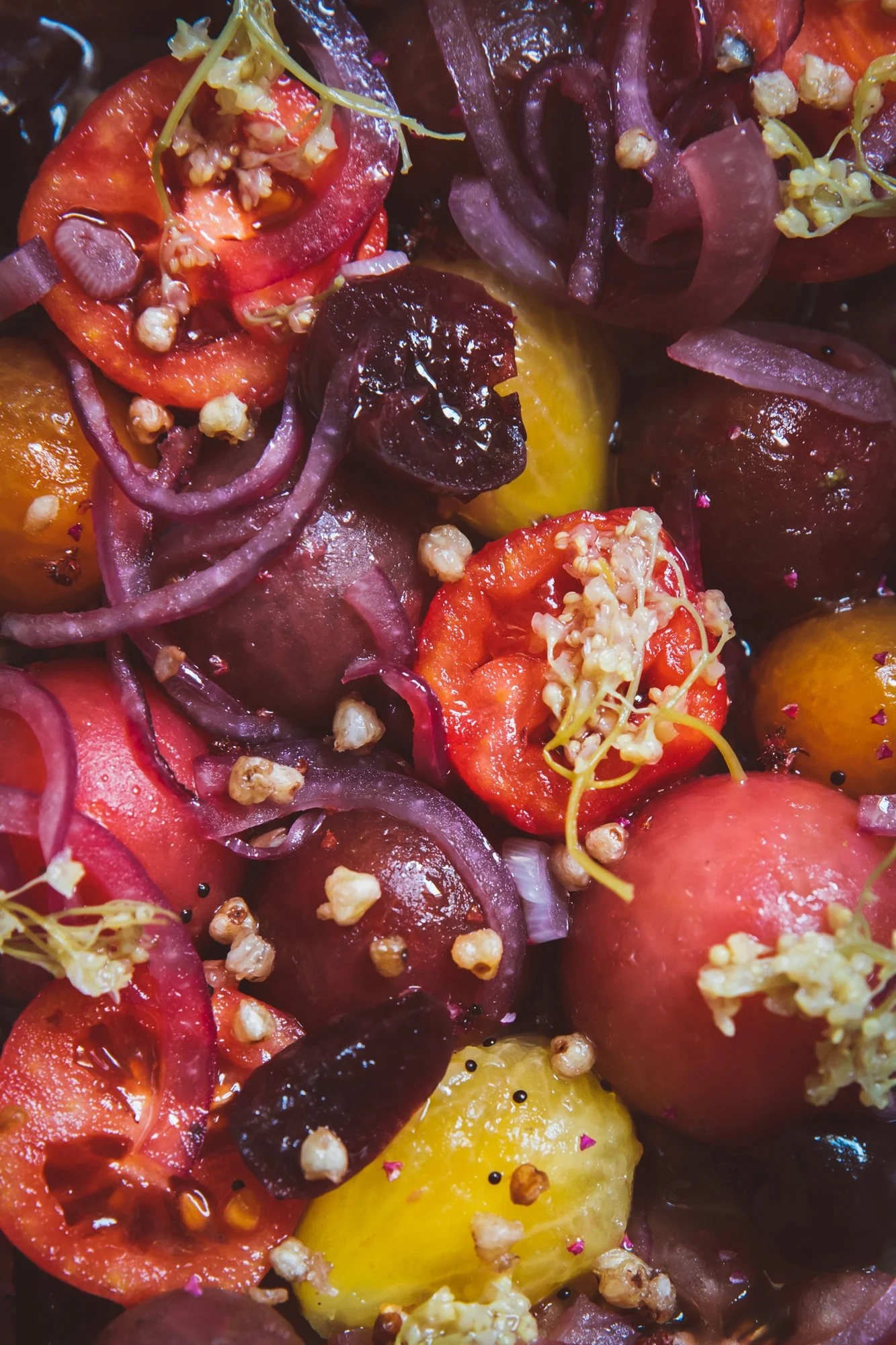Tomatensalade met kers, basilicum en gepofte knoflook boekweit 3web.jpg