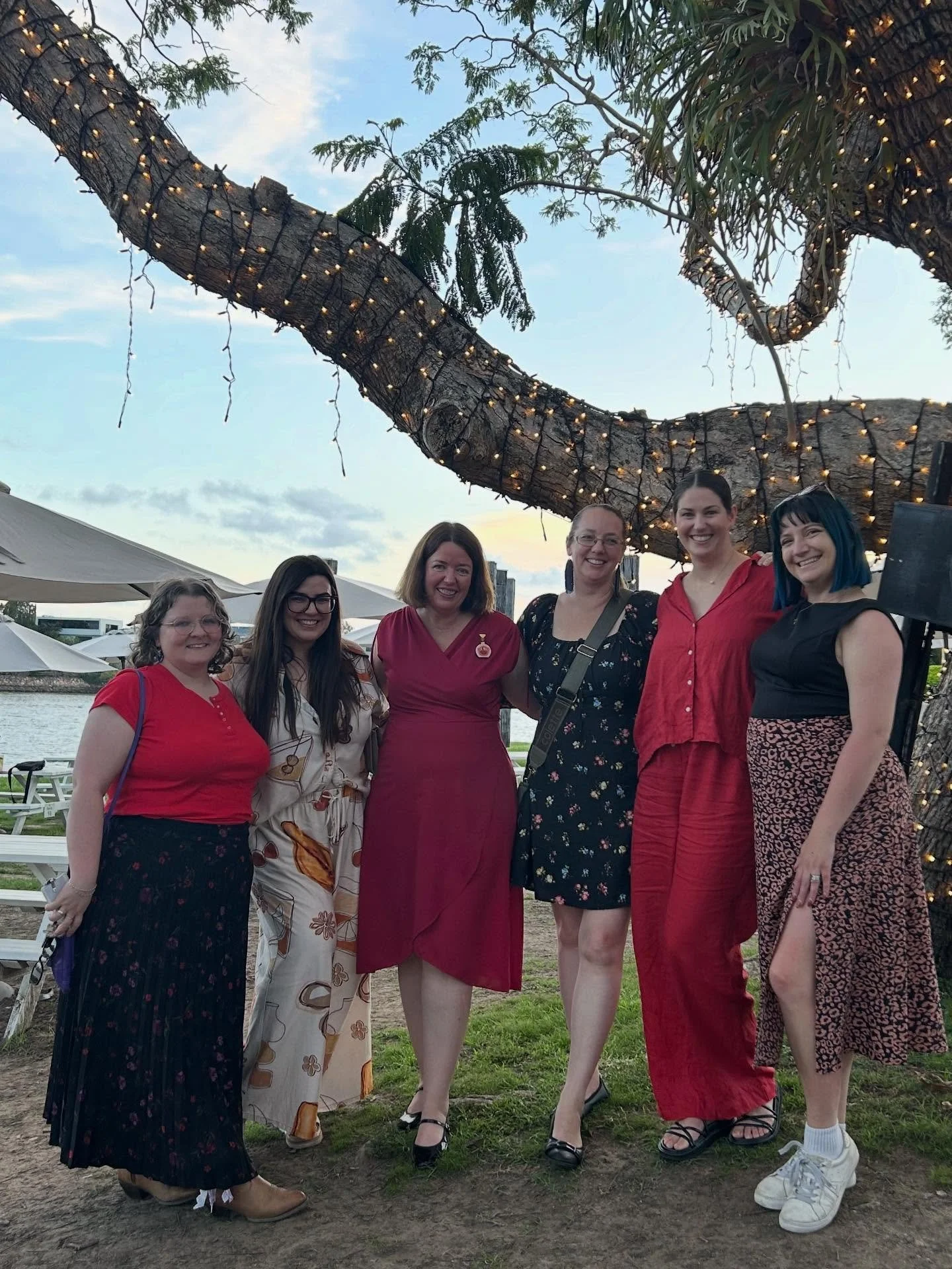 Birthday Eve shenanigans with some of my favourites 🤎 it was so much fun seeing the delightful @staceymcewanbooks and @hannahnicolemae hosted by @avidreader bouncing off each other in the most hilarious ways last night (apparently they&rsquo;re frie