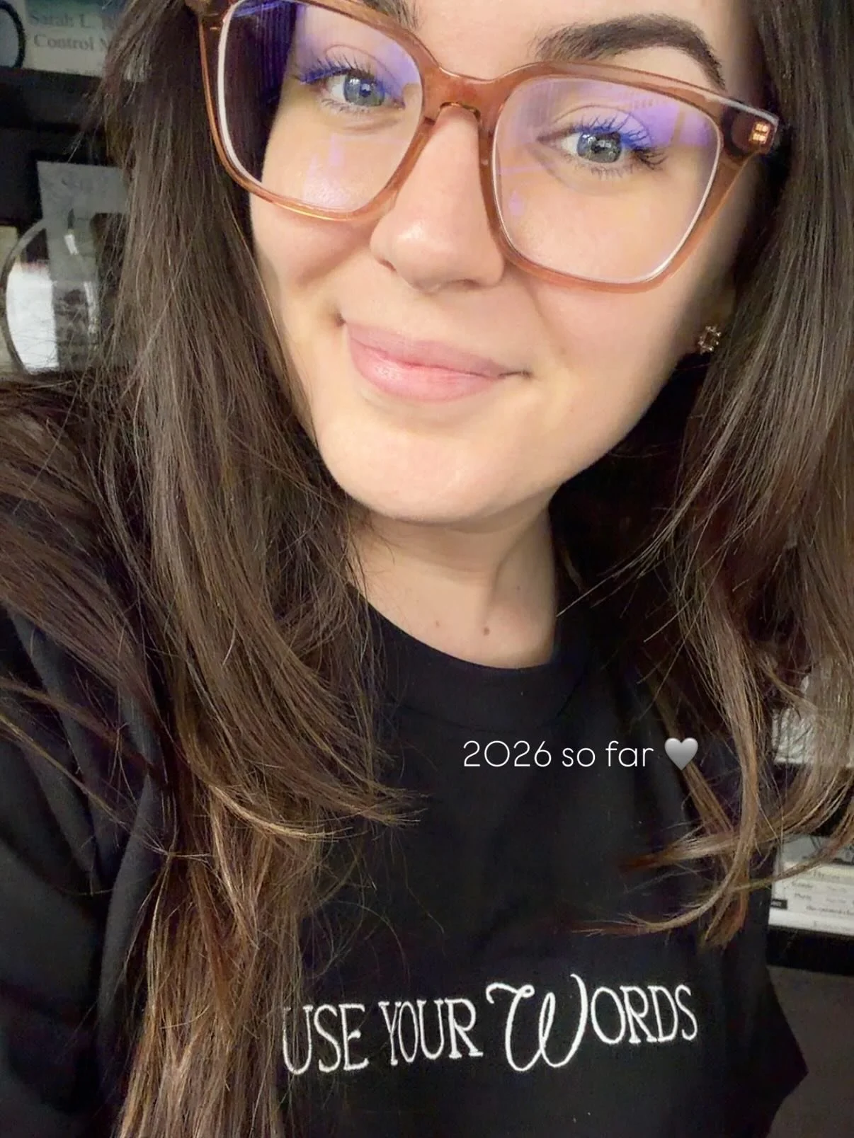 How 2026 is looking so far 🩶 in between multiple revision drafts (I finally released Shatter My Night to betas!) and work:

1. Obsessed with my @wngspn.official shirts
2-5. Had my first panel experience at @blusshromancefestival alongside the deligh
