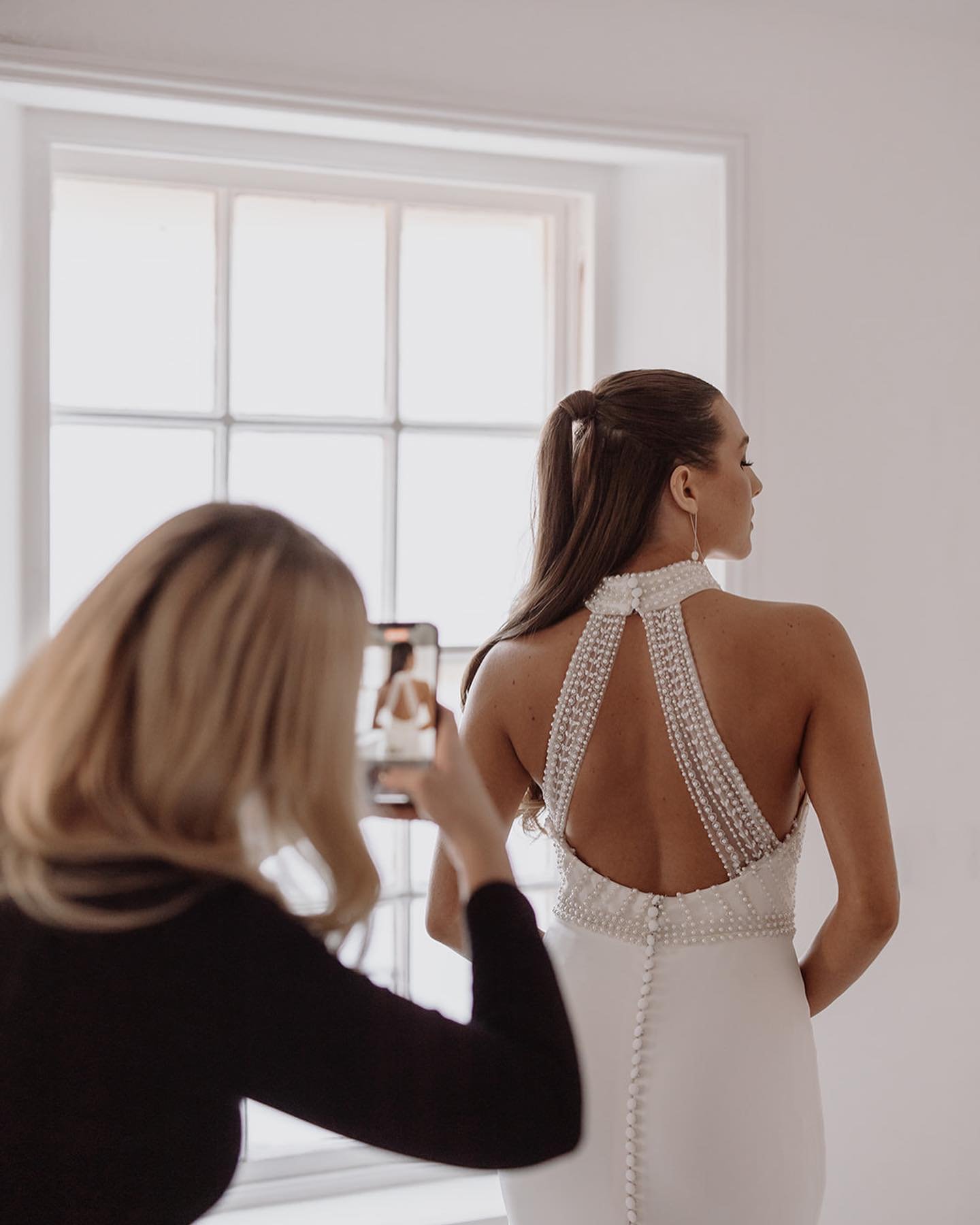 C A M E R O N

📷 @melissameganphotography 
makeup @alicebraypromakeup 
hair @styledby.jas__ 
boutique &amp; styling @laurenfrancisbridal 

Adorned with iconic Anna Campbell intricate hand-embellishments, its linear design is nothing short of captiva