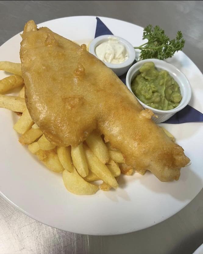 Still some tables and takeaway available for Fish &lsquo;Fryday&rsquo; tonight! 

Tomorrow - Come and join us for a Saturday night out and dine off of our pub grub menu! 

Sunday - 2 tables left for Mother&rsquo;s Day lunch! Get in touch to book 🐝