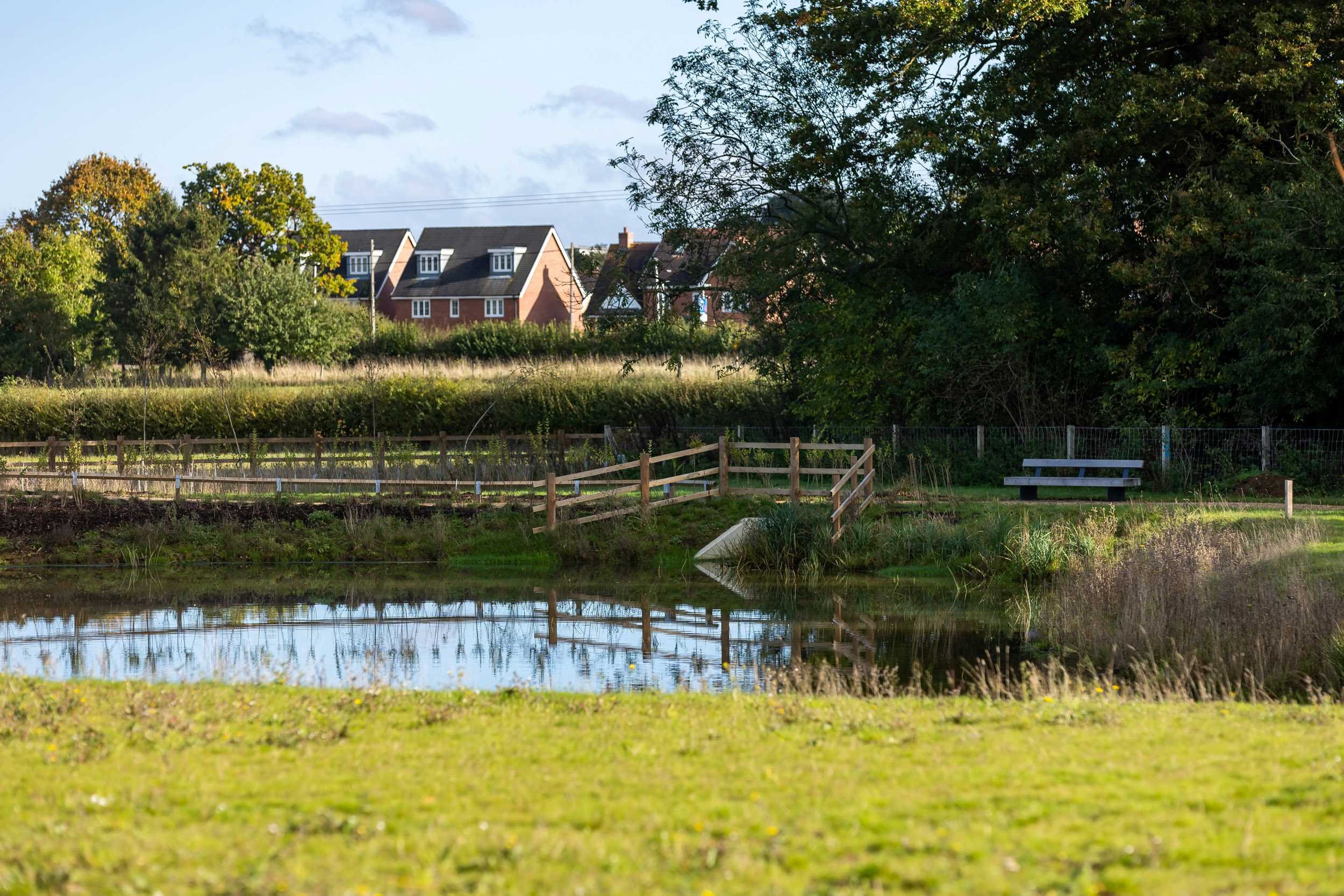 Oakfield Gardens Crematorium Lake.jpg