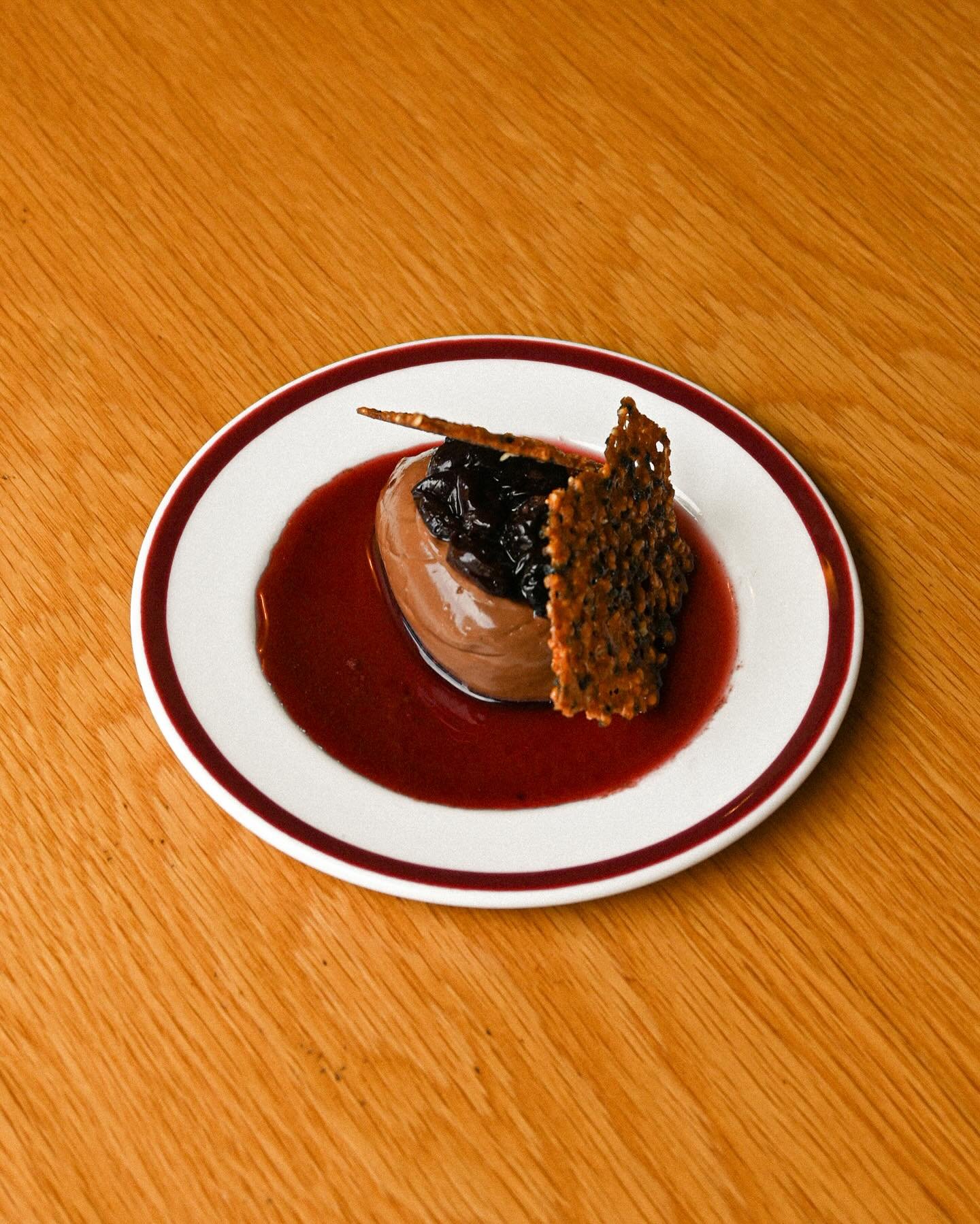 Chocolate Mousse &amp; Cherries 🍒🍒🍒

Silken tofu blended through 55% chocolate gives a velvety mousse, topped with cherries in a cassia and bay syrup, cherry blossom vinegar and sesame brittle 

#bristolfoodie #visitbristol #bristoleats