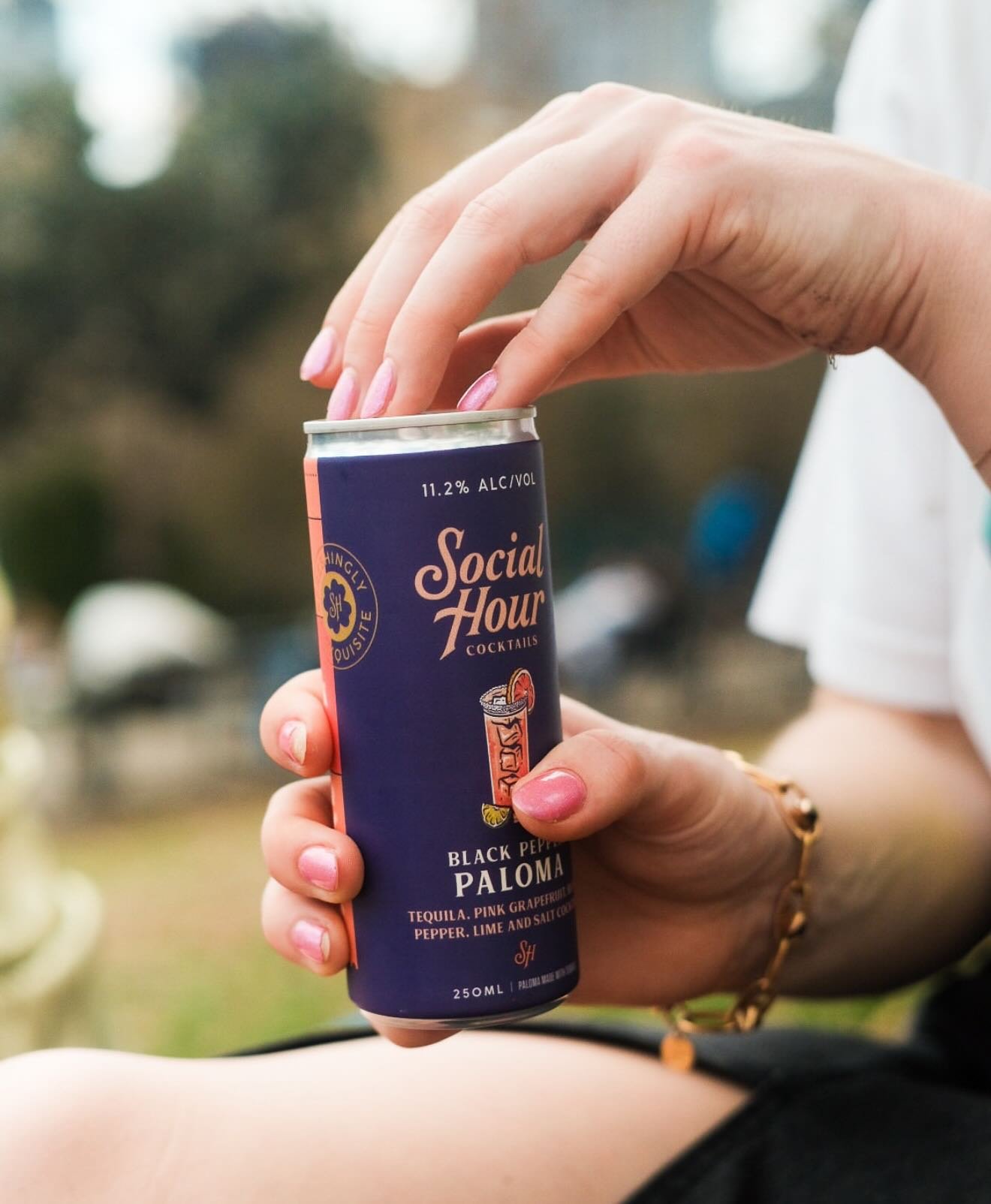 NY made Social Hour canned cocktails have arrived 💖 Available in Yuzu Sunset Fizz and Black Pepper Paloma at 11.2% alcohol.