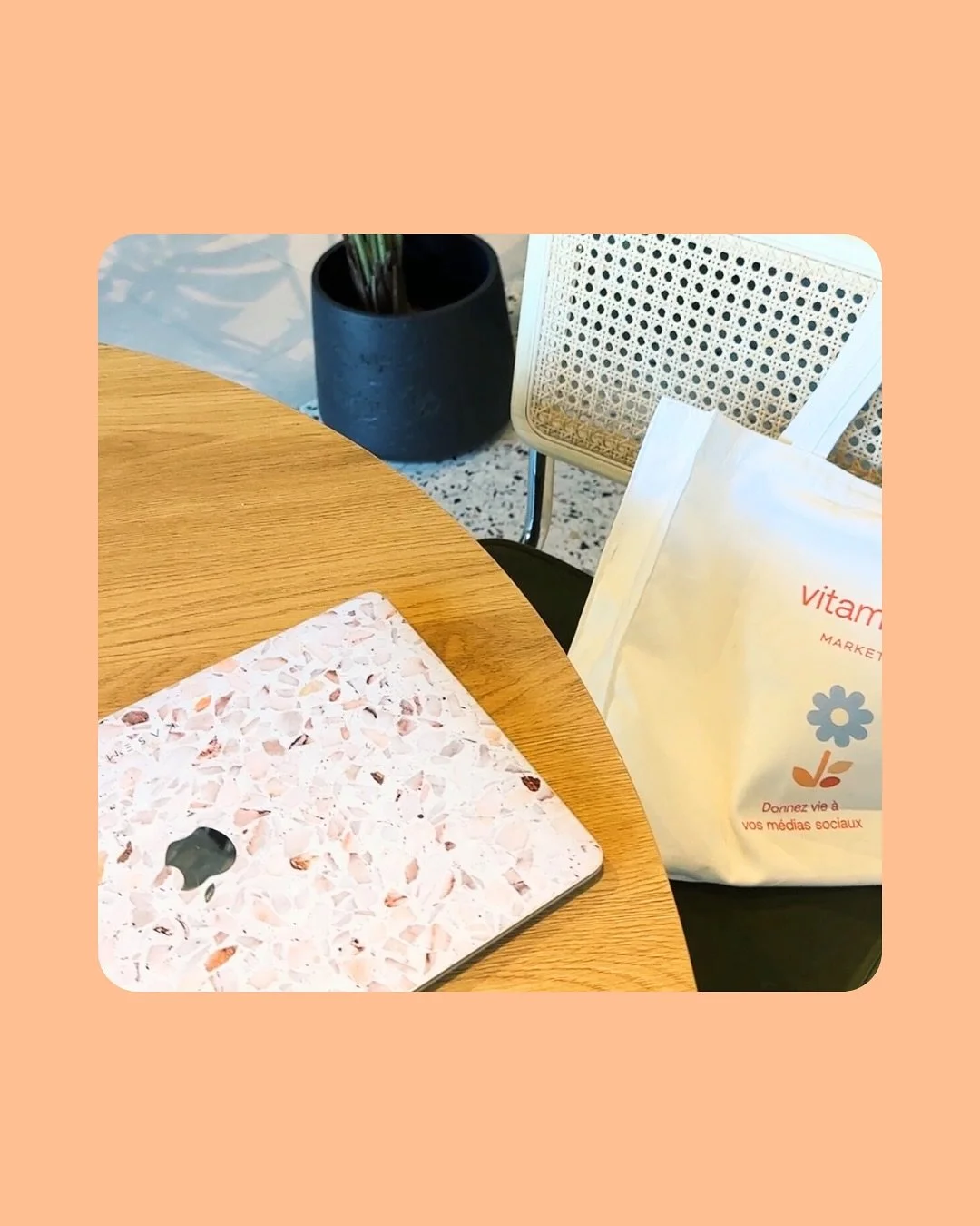Les dessous d&rsquo;une semaine chez VitamineB ✨

Derri&egrave;re chaque projet, il y a une foule de petites actions qui donnent vie aux grandes id&eacute;es&hellip;

Chez VitamineB, une semaine pour notre &eacute;quipe passionn&eacute;e rime souvent