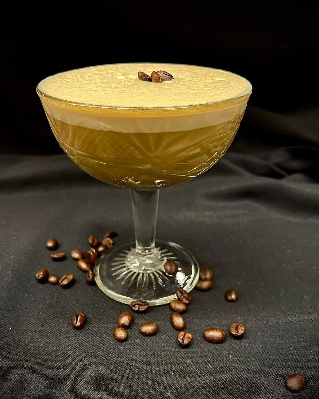 Have you tried our Espresso RUM-Tini?!? 🍸

Havana Clasico Rum, Dolce Nero, and Cold brew&hellip;. A delicious twist on your favorite classic! 🥂🤎